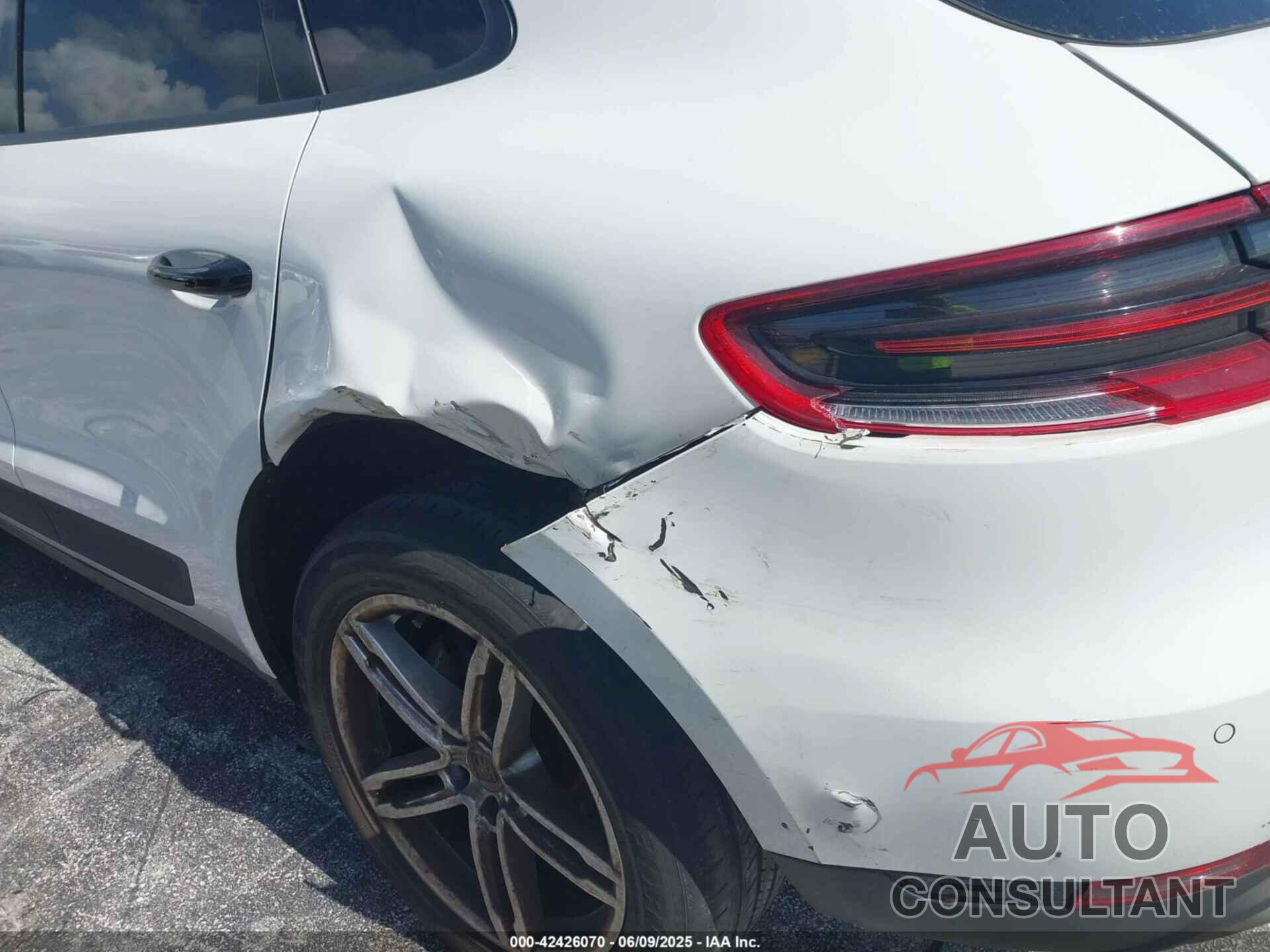 PORSCHE MACAN 2018 - WP1AA2A55JLB09317