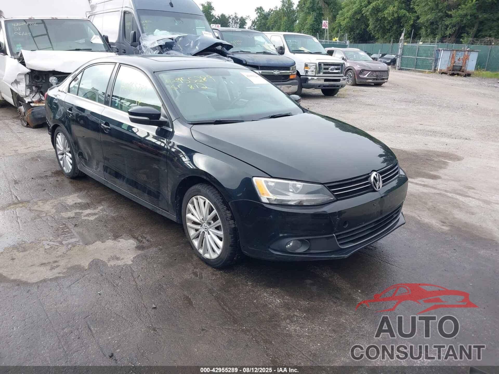 VOLKSWAGEN JETTA 2011 - 3VWLX7AJ8BM328613