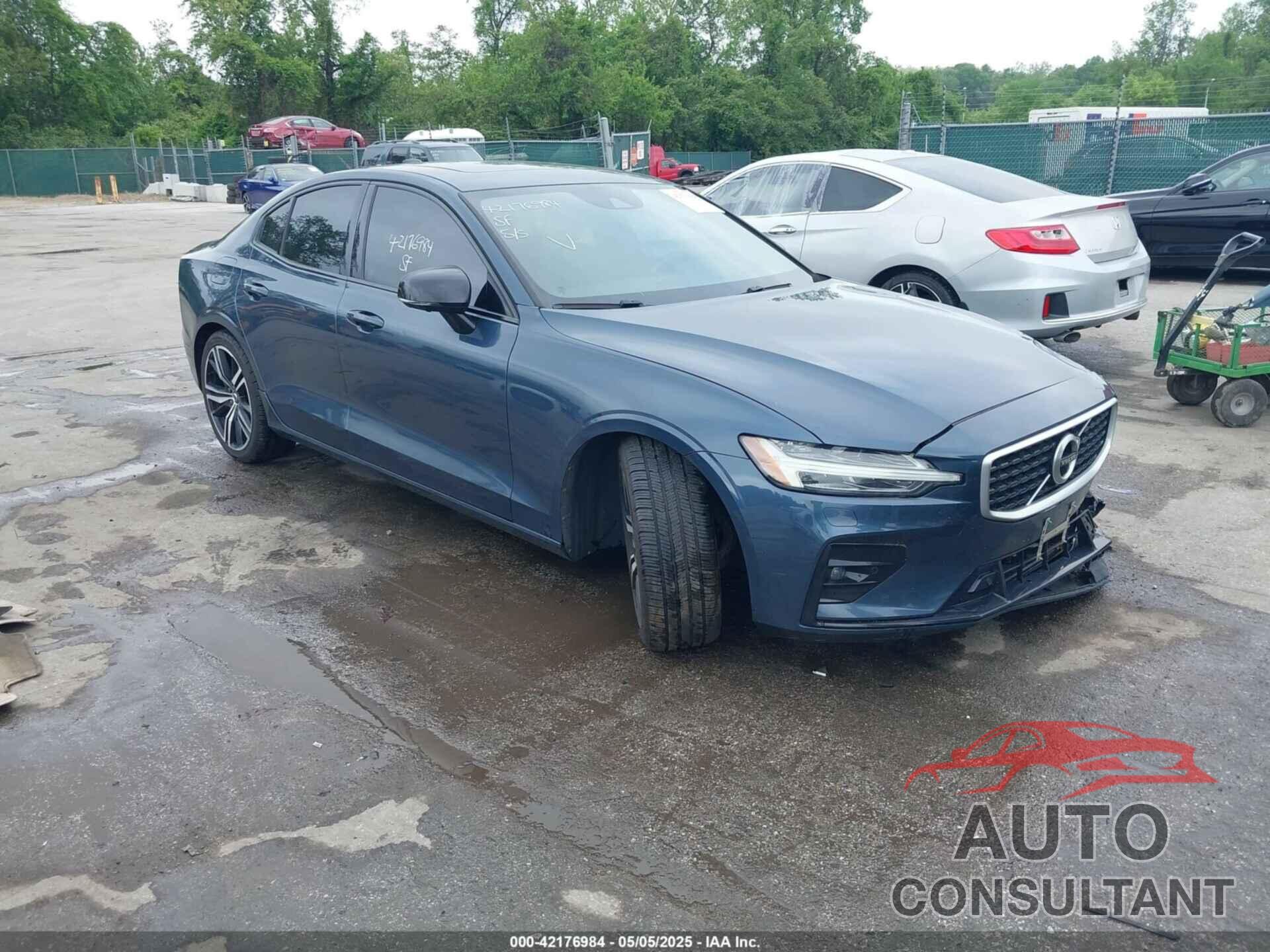 VOLVO S60 2019 - 7JRA22TM1KG005468