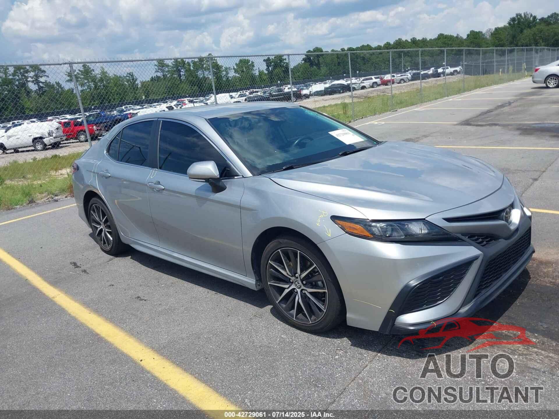TOYOTA CAMRY 2023 - 4T1G11AK3PU181398