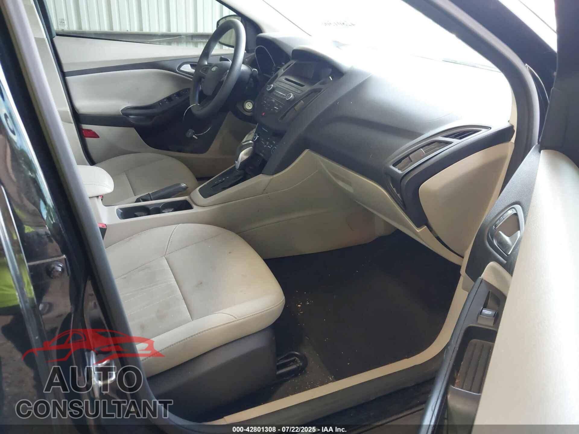 FORD FOCUS 2016 - 1FADP3F29GL304403