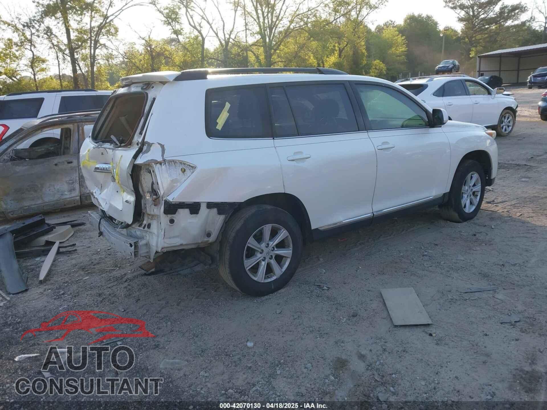 TOYOTA HIGHLANDER 2013 - 5TDBK3EH8DS186490