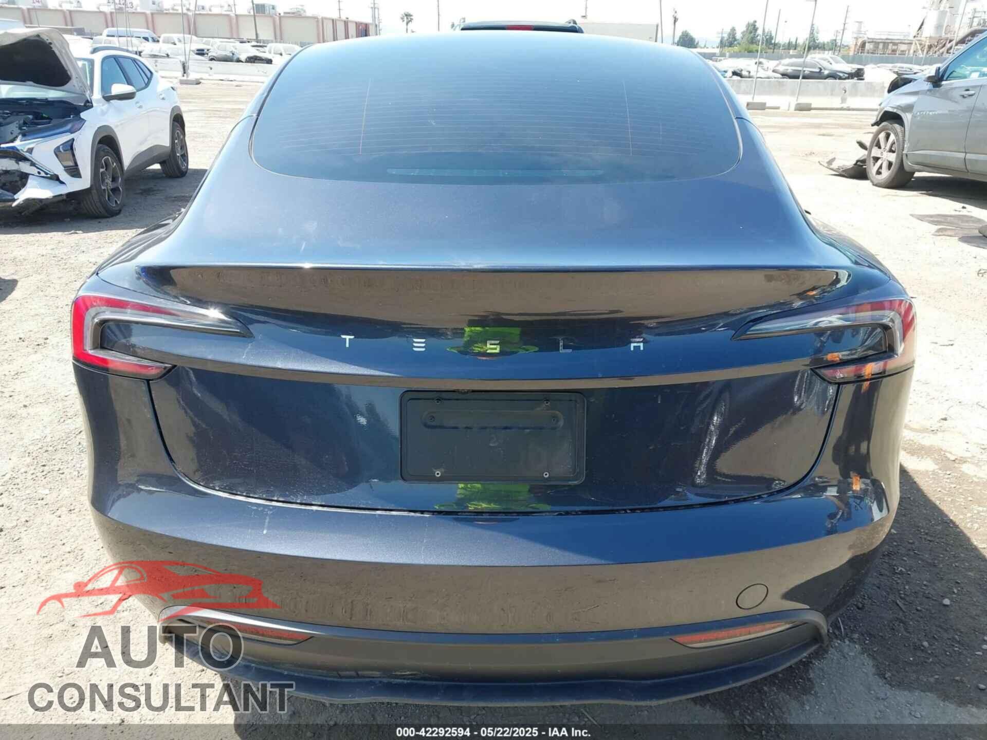 TESLA MODEL 3 2024 - 5YJ3E1EAXRF864994