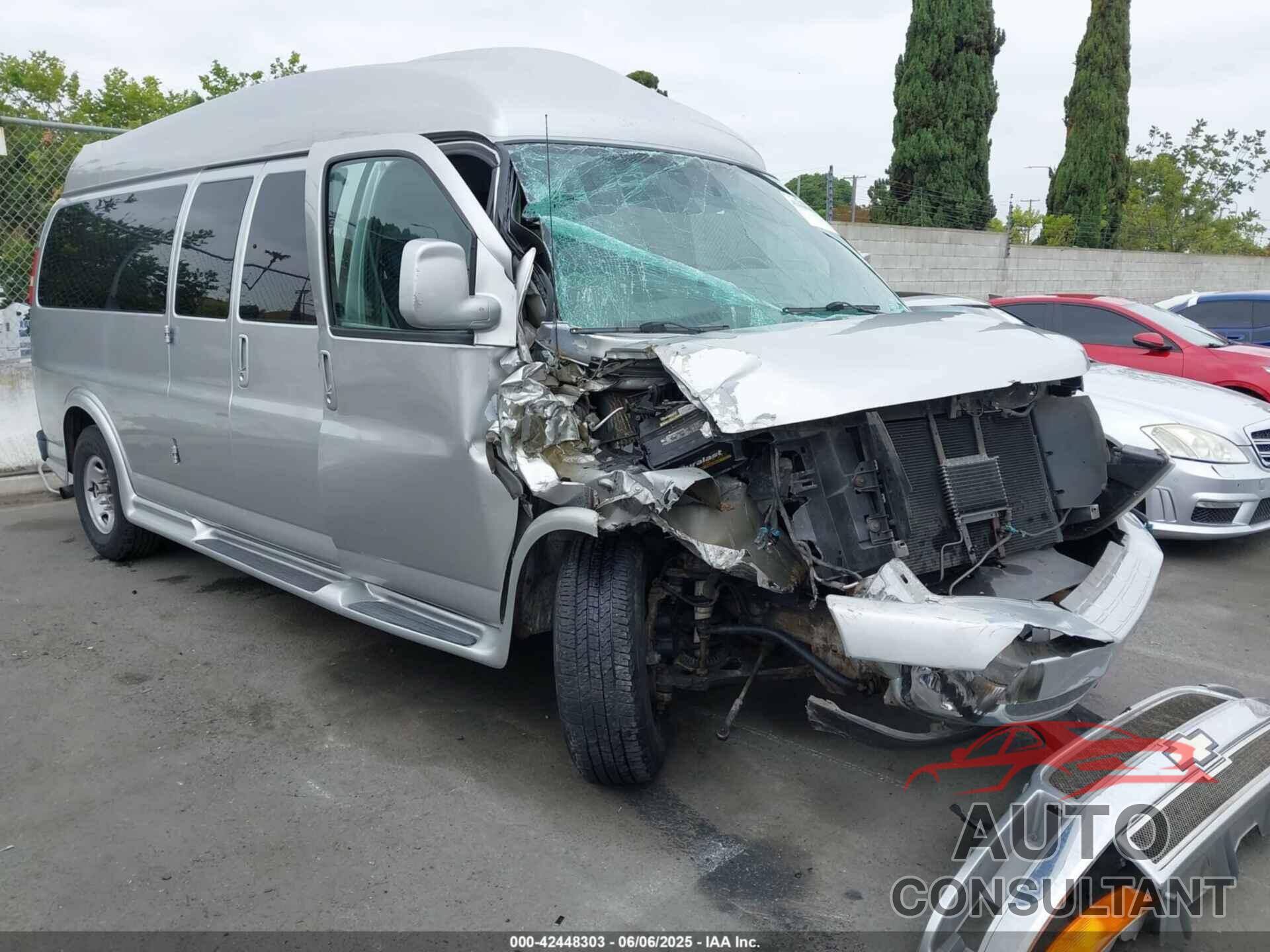 CHEVROLET EXPRESS 2500 2011 - 1GBWGLCG8B1120033