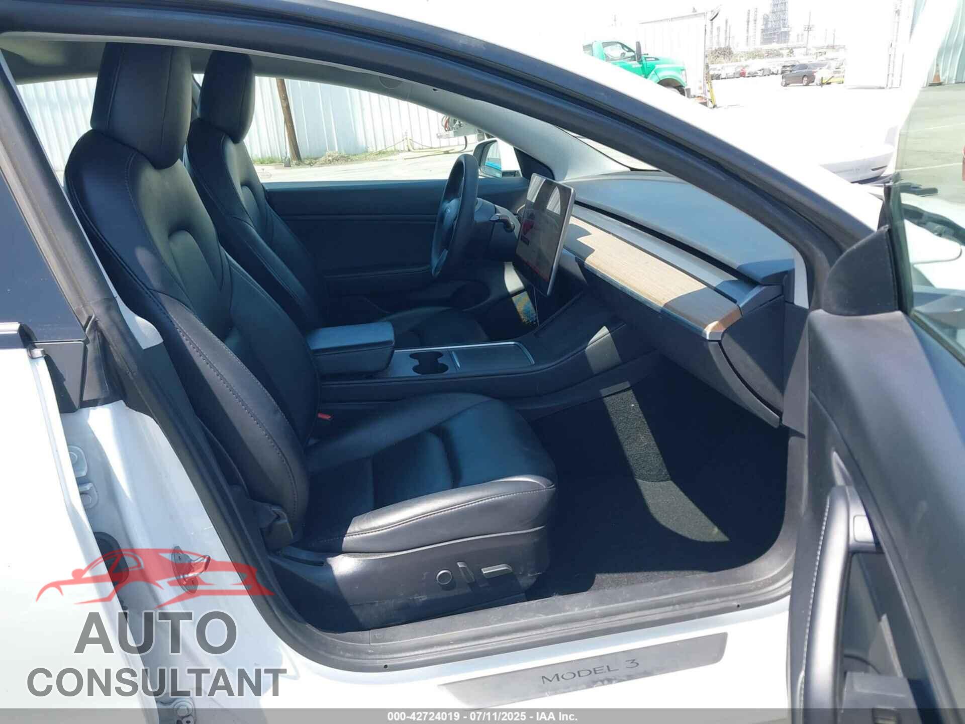 TESLA MODEL 3 2021 - 5YJ3E1EB5MF858411