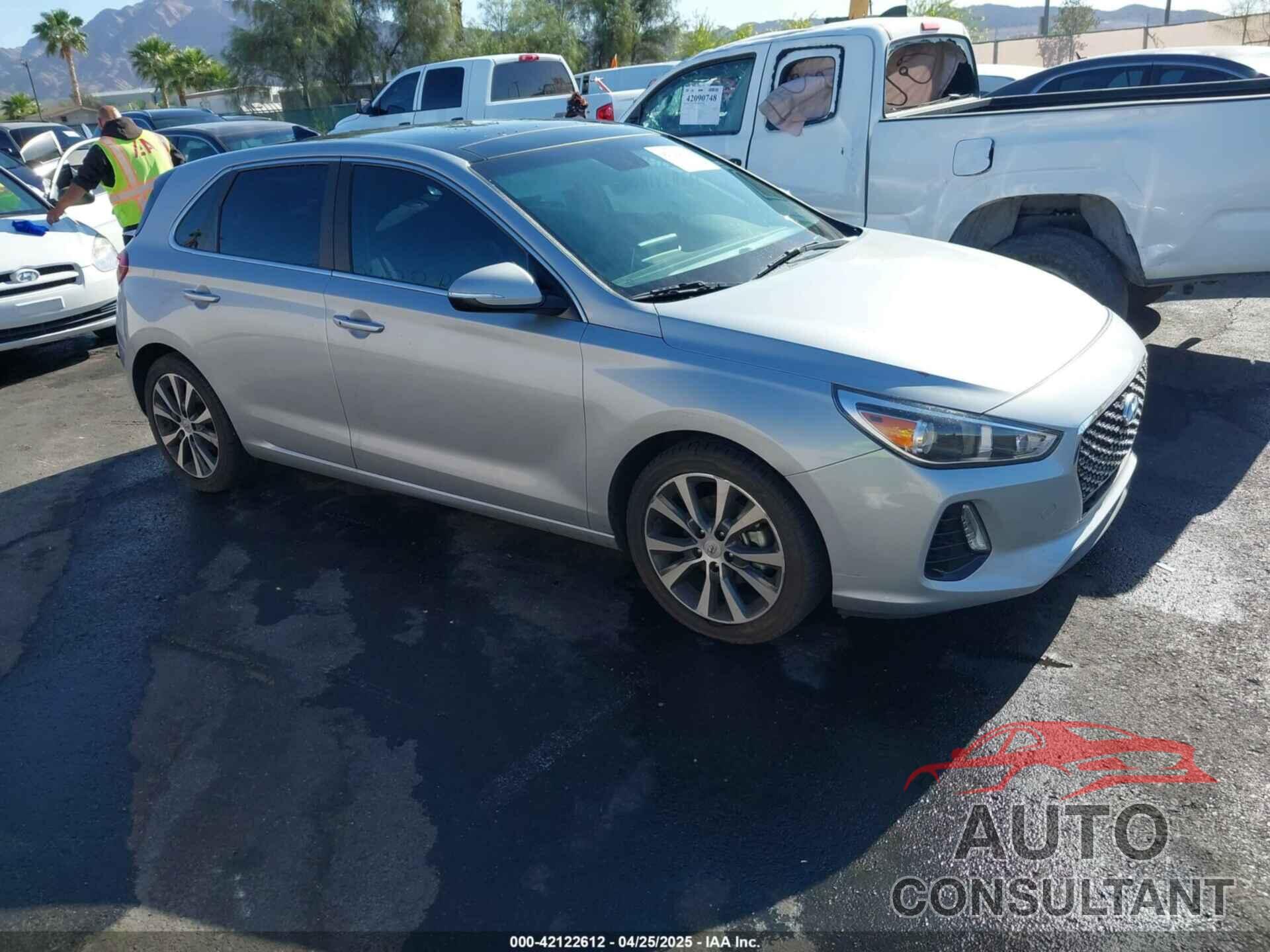 HYUNDAI ELANTRA GT 2020 - KMHH35LE2LU123905