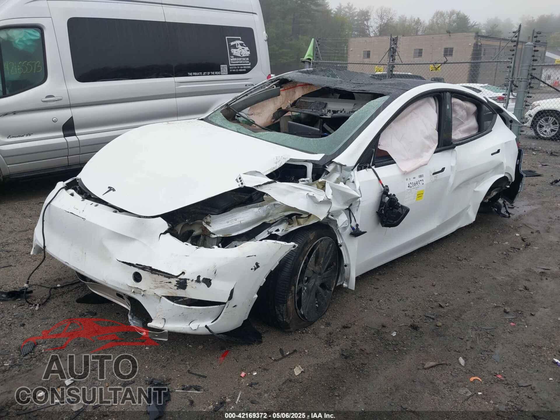 TESLA MODEL Y 2024 - 7SAYGDEE8RA258565