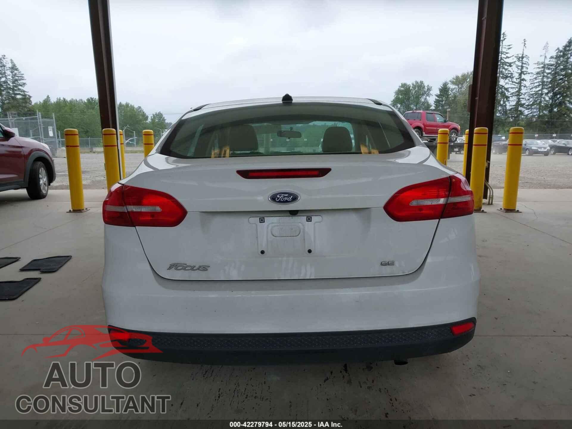 FORD FOCUS 2017 - 1FADP3F23HL337317
