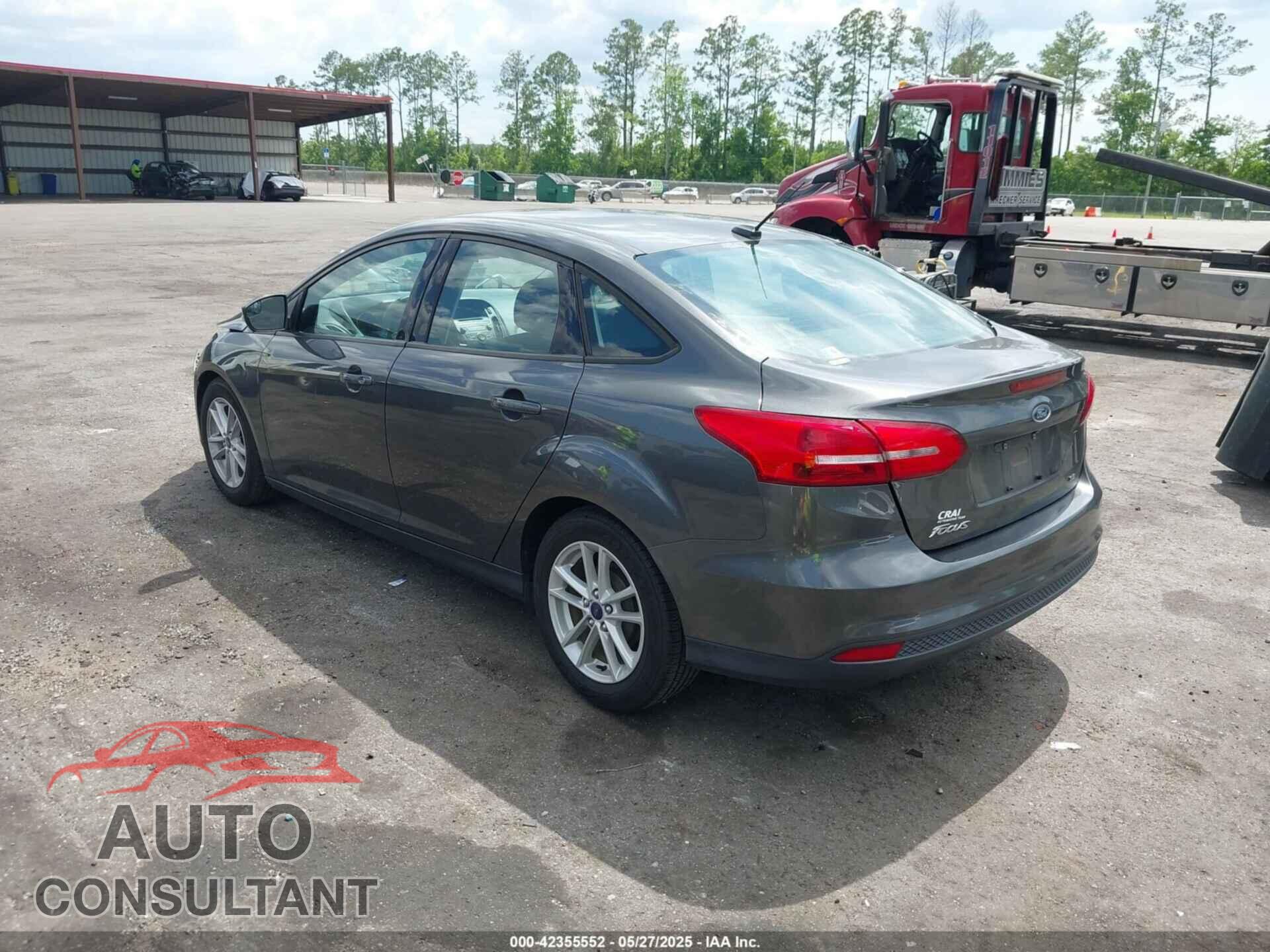 FORD FOCUS 2017 - 1FADP3F24HL244600