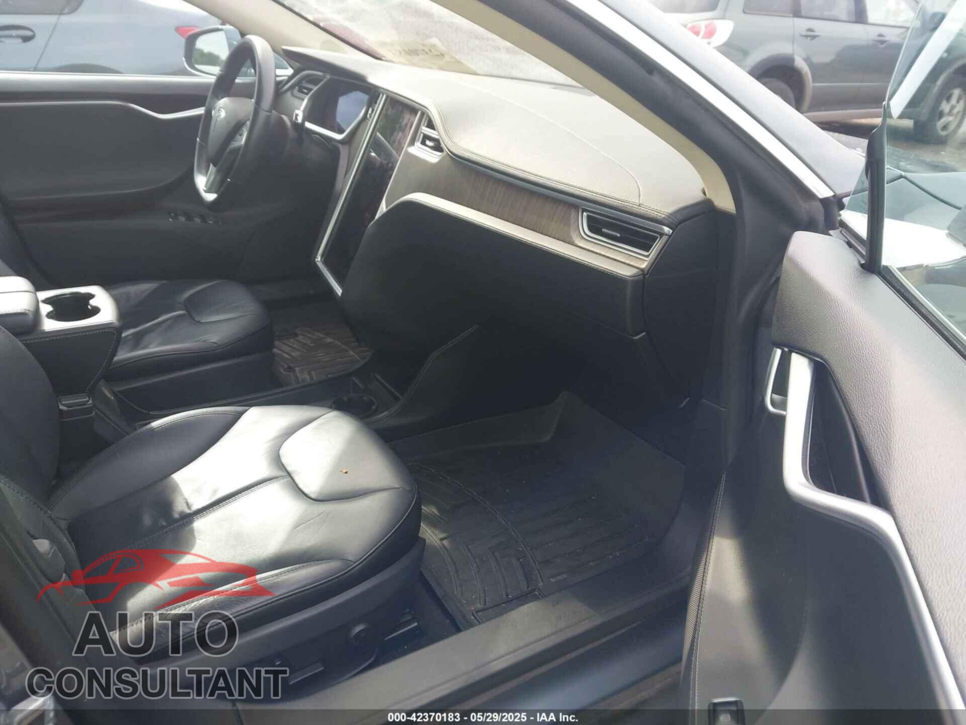 TESLA MODEL S 2013 - 5YJSA1CN4DFP26552