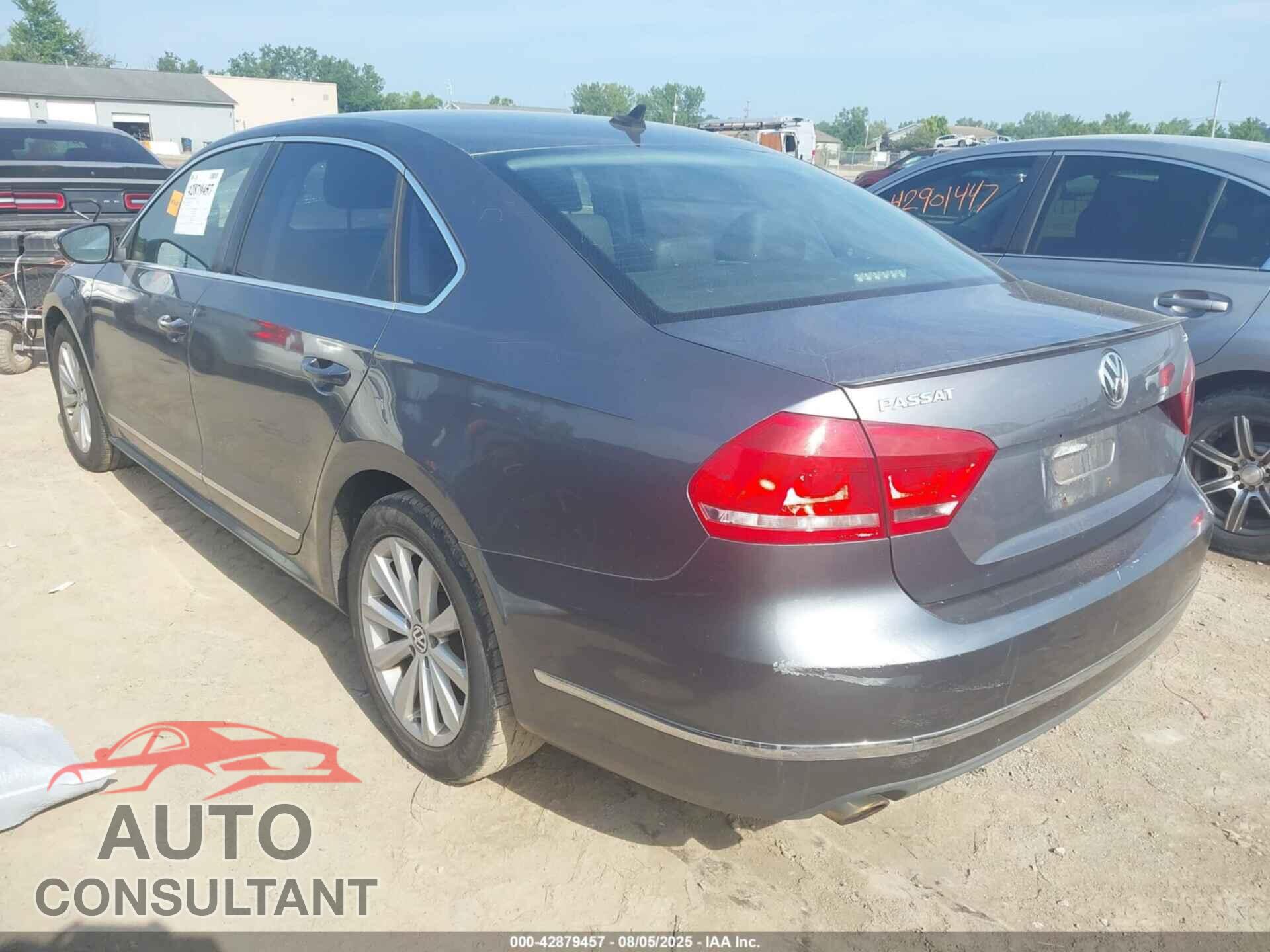 VOLKSWAGEN PASSAT 2012 - 1VWCP7A38CC044290