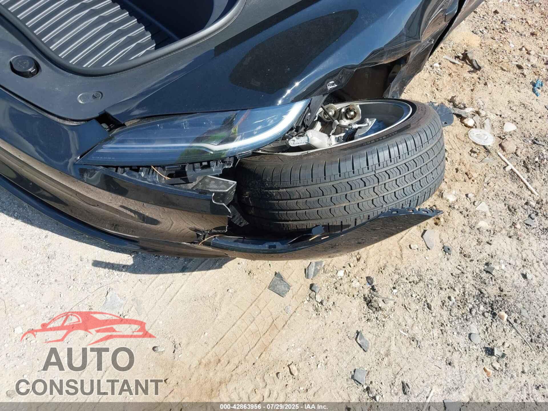 TESLA MODEL 3 2025 - 5YJ3E1EAXSF939750