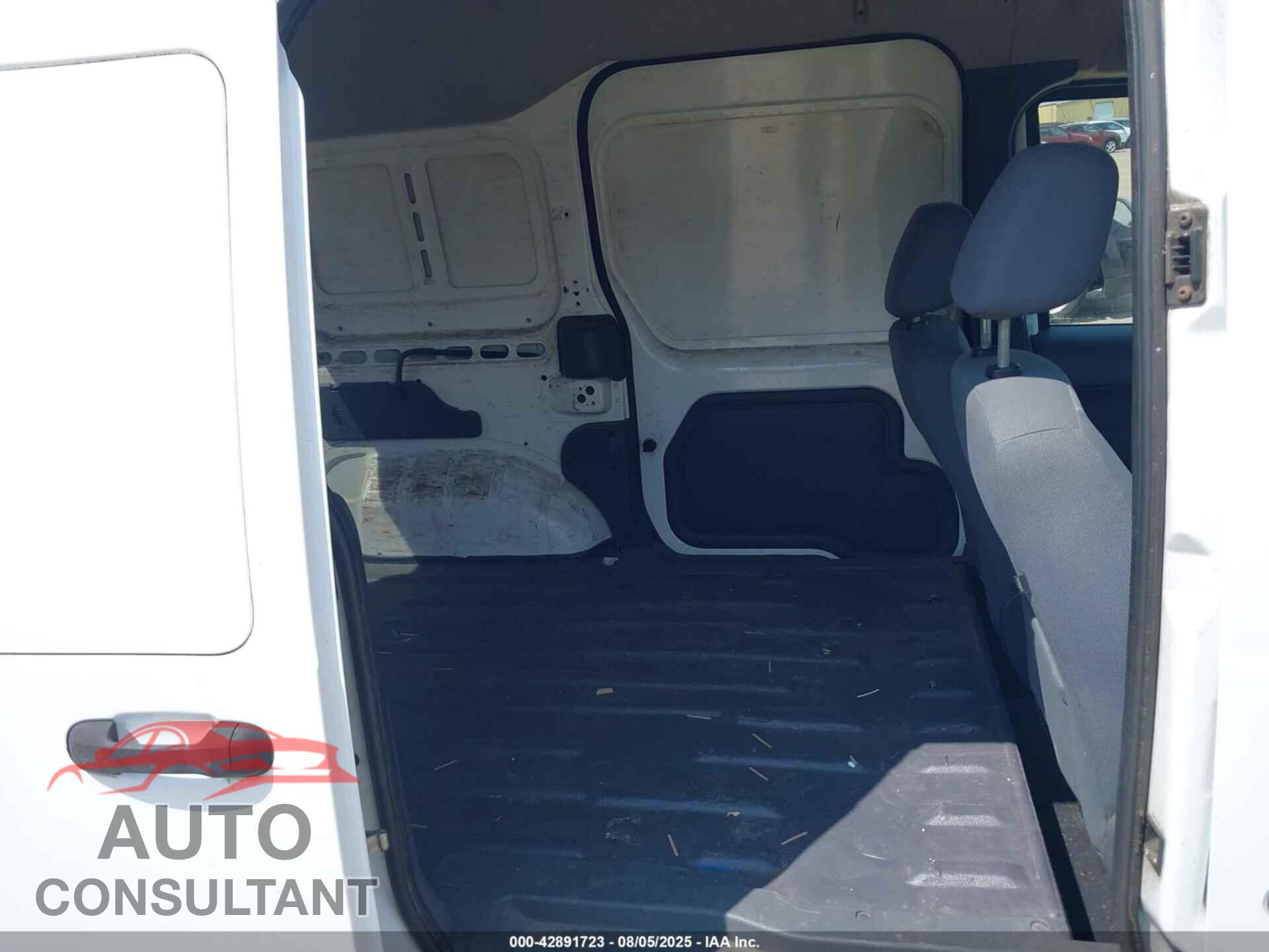 FORD TRANSIT CONNECT 2011 - NM0LS7DN5BT061011