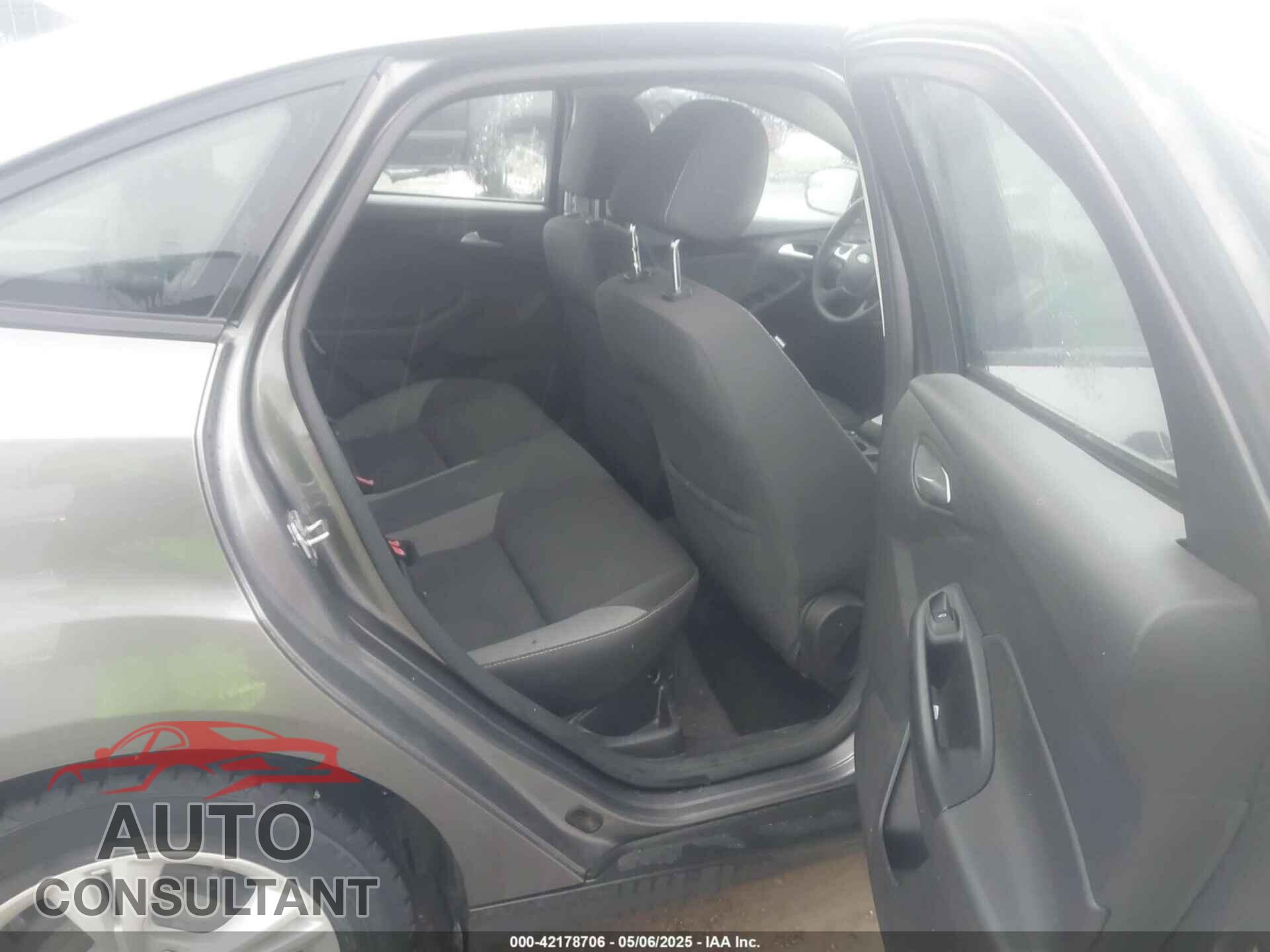 FORD FOCUS 2014 - 1FADP3F26EL449976
