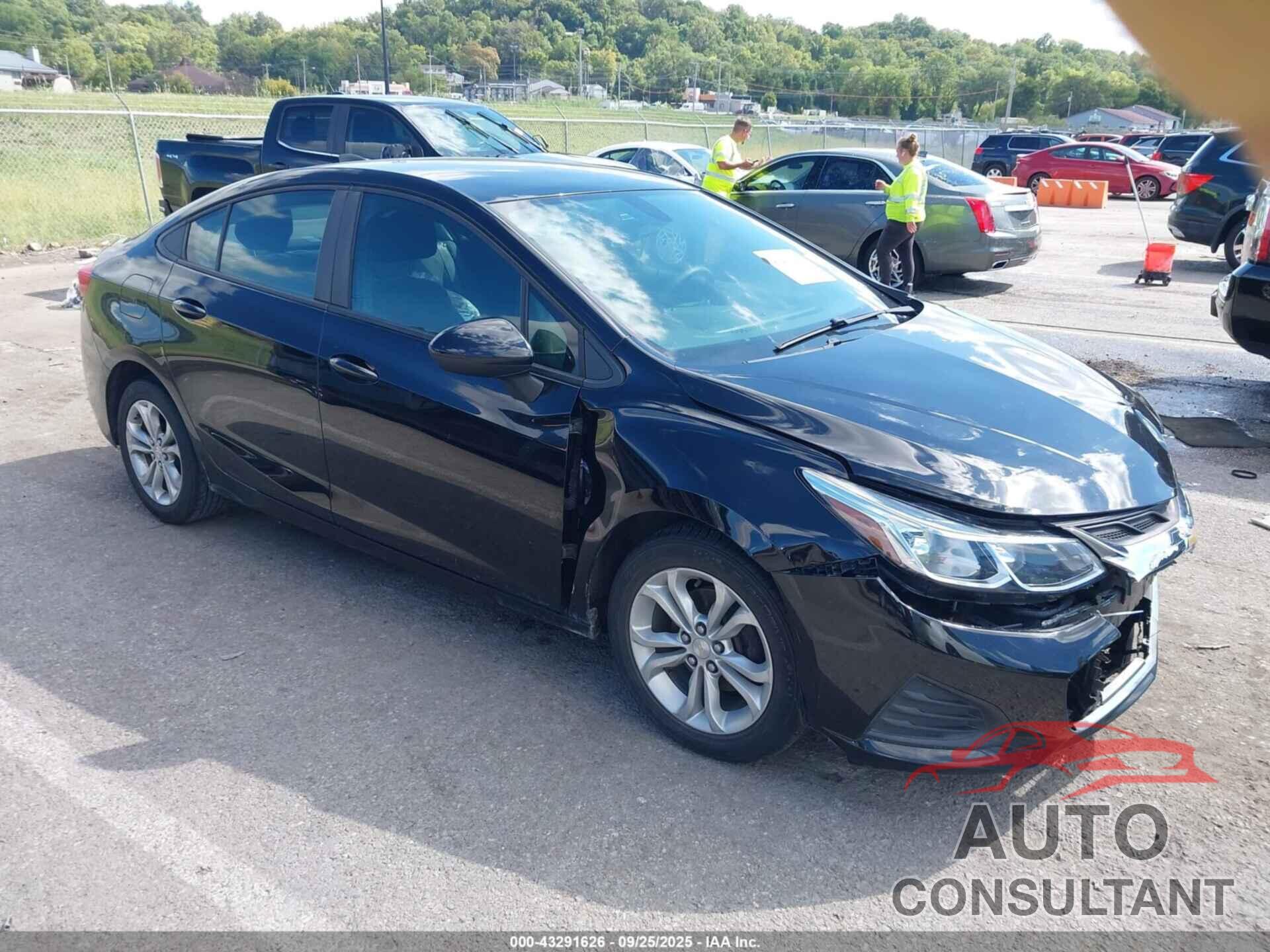 CHEVROLET CRUZE 2019 - 1G1BC5SMXK7130108