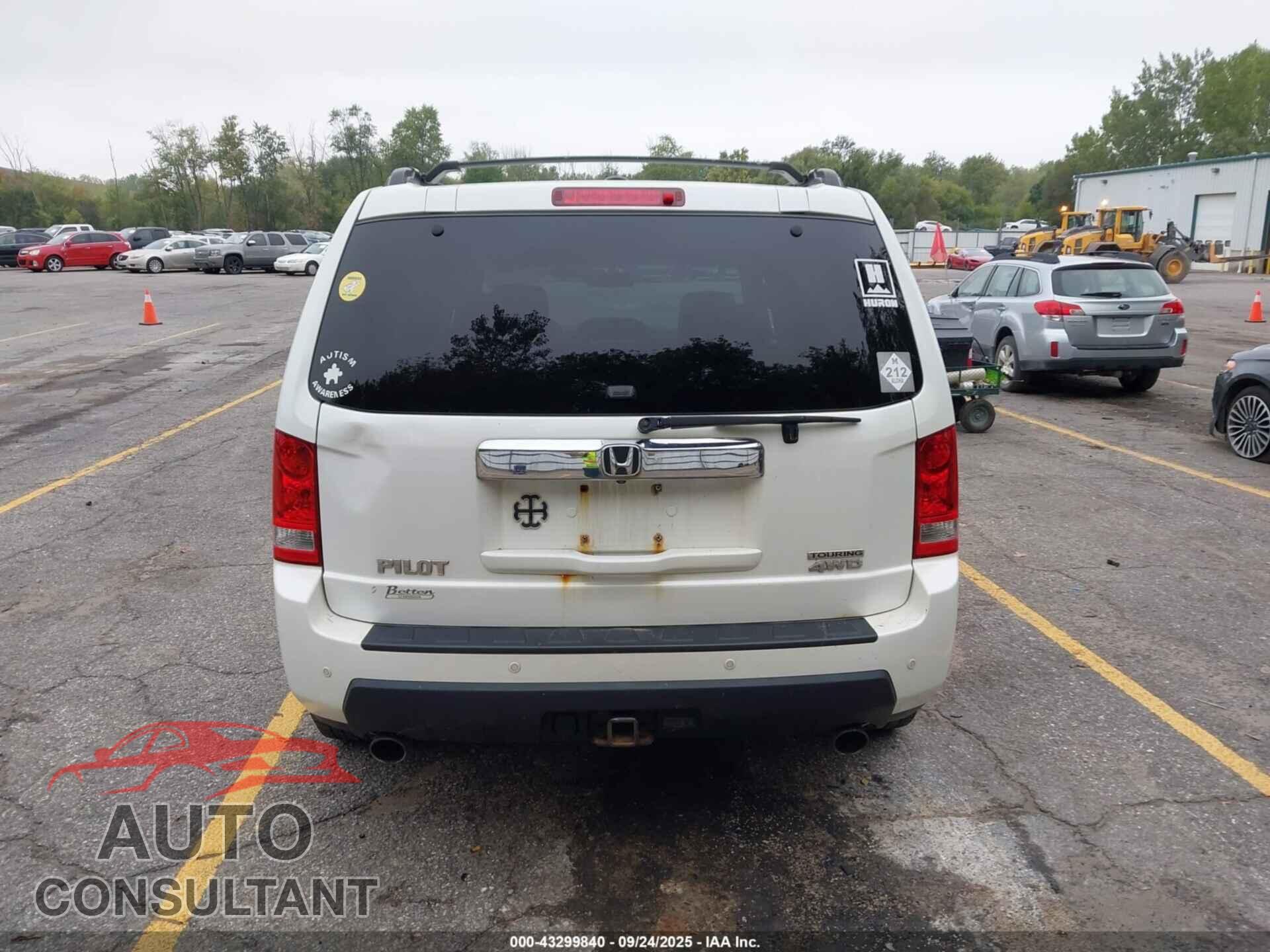 HONDA PILOT 2011 - 5FNYF4H99BB101070