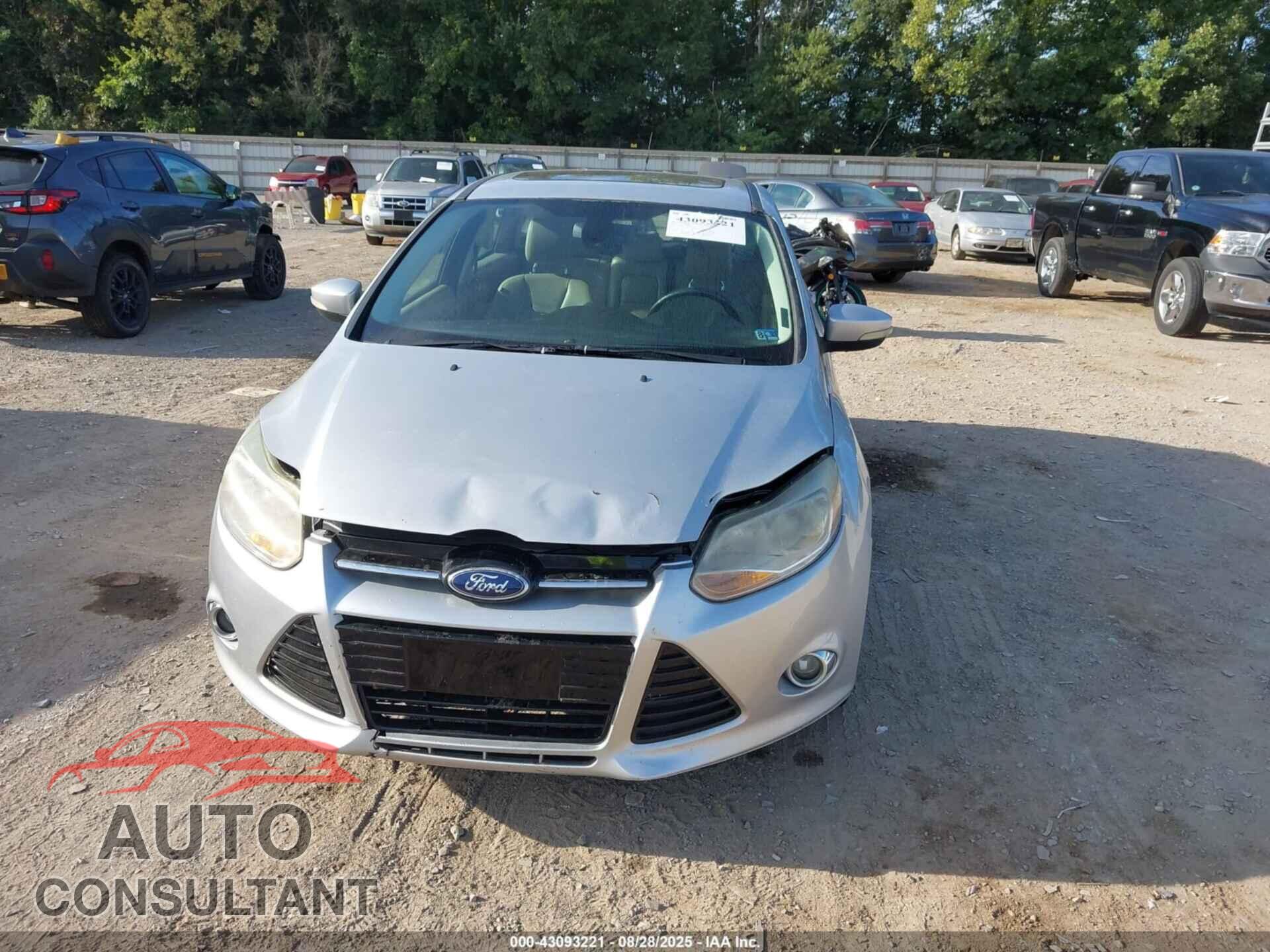 FORD FOCUS 2012 - 1FAHP3M28CL367166