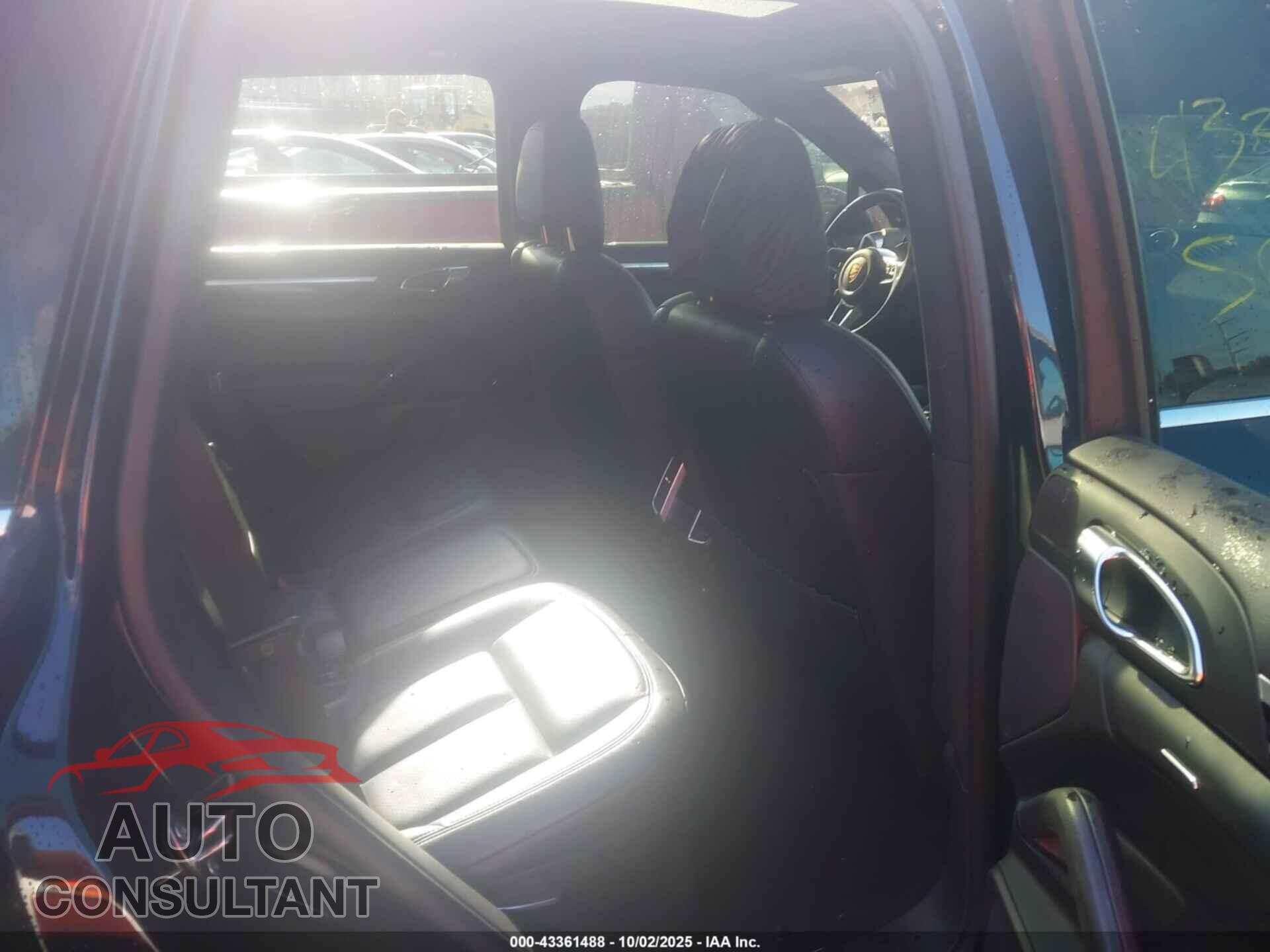 PORSCHE CAYENNE 2016 - WP1AA2A26GLA03604