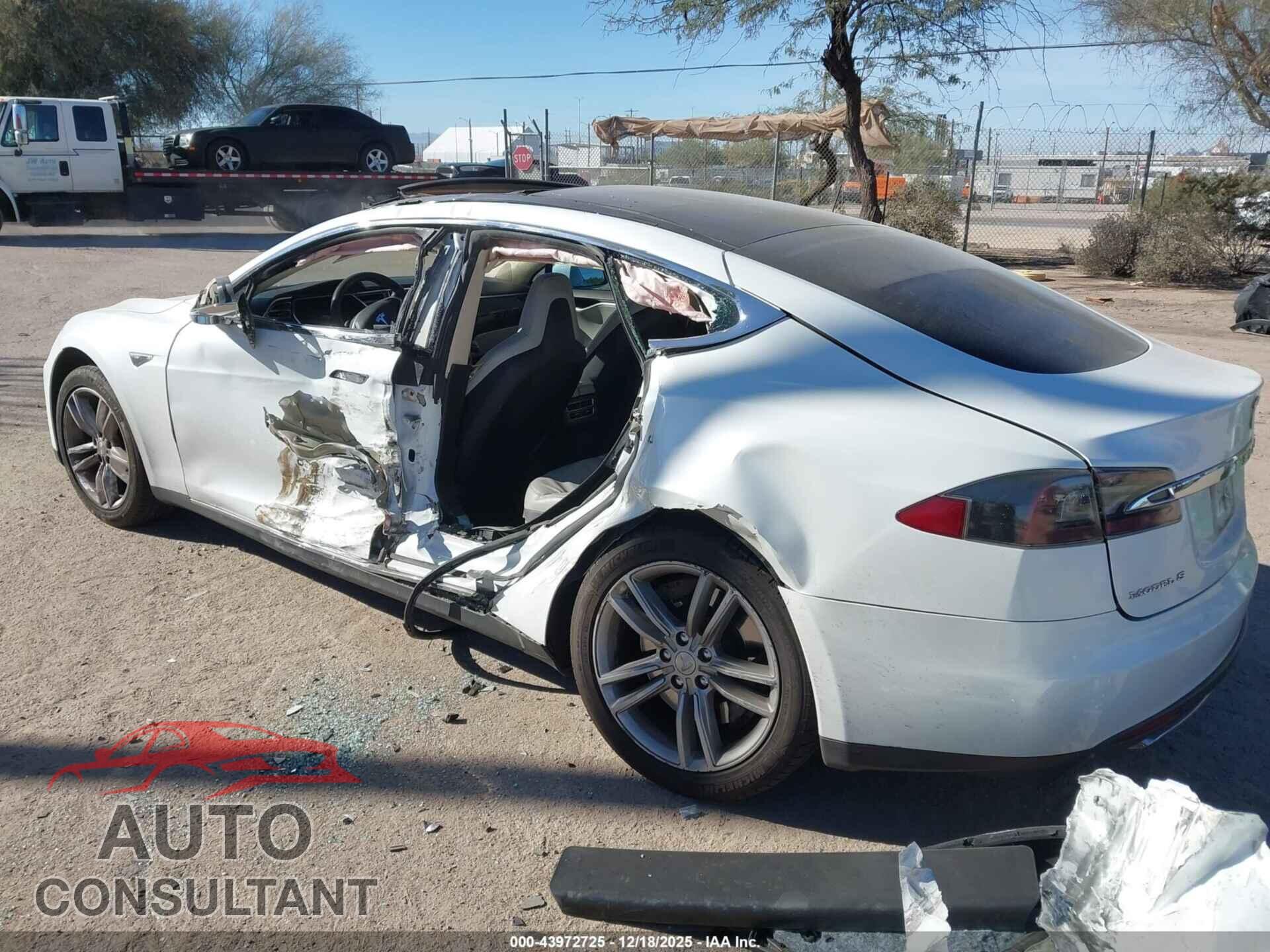TESLA MODEL S 2013 - 5YJSA1DN9DFP04061