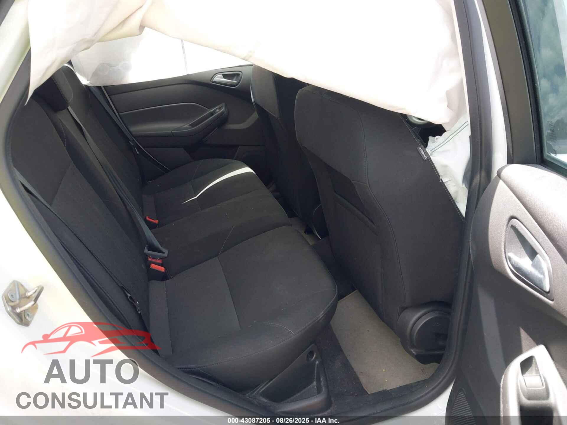 FORD FOCUS 2018 - 1FADP3K29JL295599