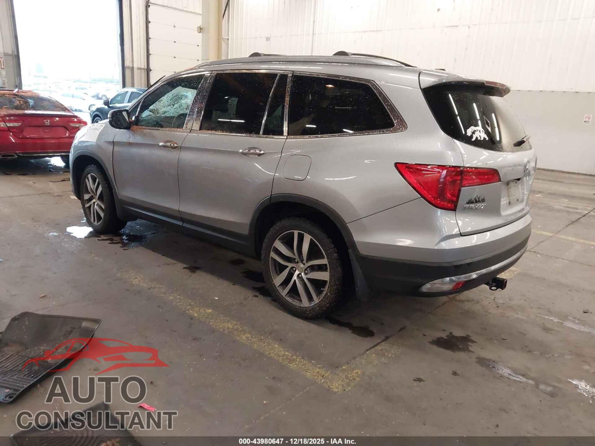 HONDA PILOT 2017 - 5FNYF6H02HB044183