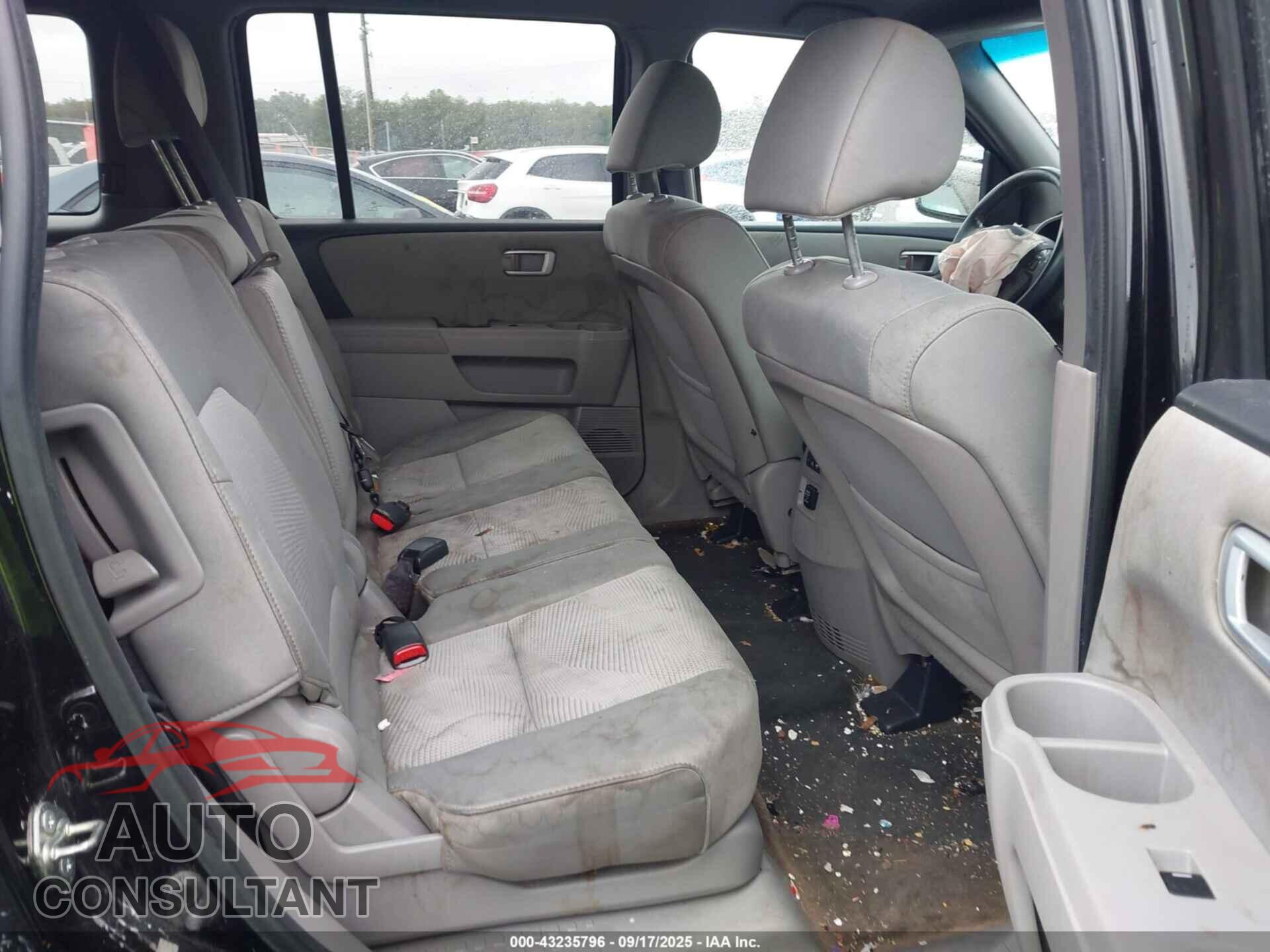 HONDA PILOT 2013 - 5FNYF4H24DB027708