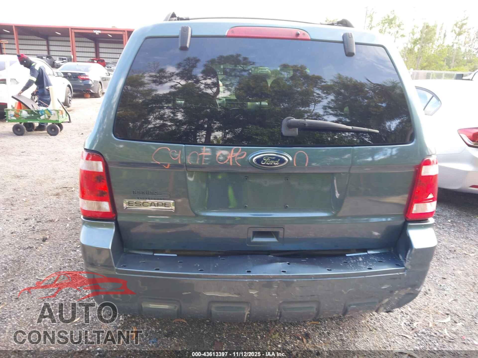 FORD ESCAPE 2010 - 1FMCU9D70AKD15802
