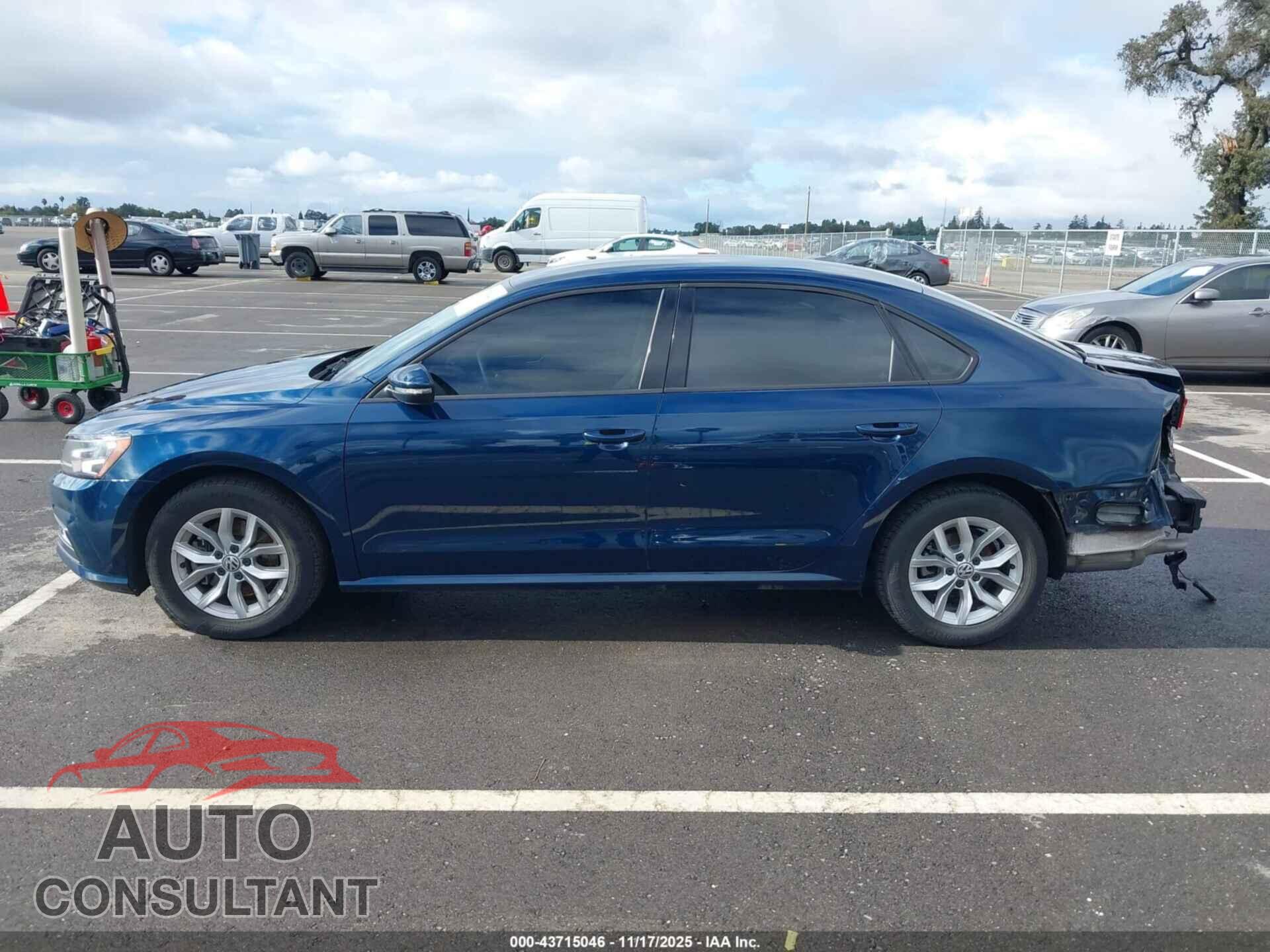 VOLKSWAGEN PASSAT 2018 - 1VWAA7A30JC032253