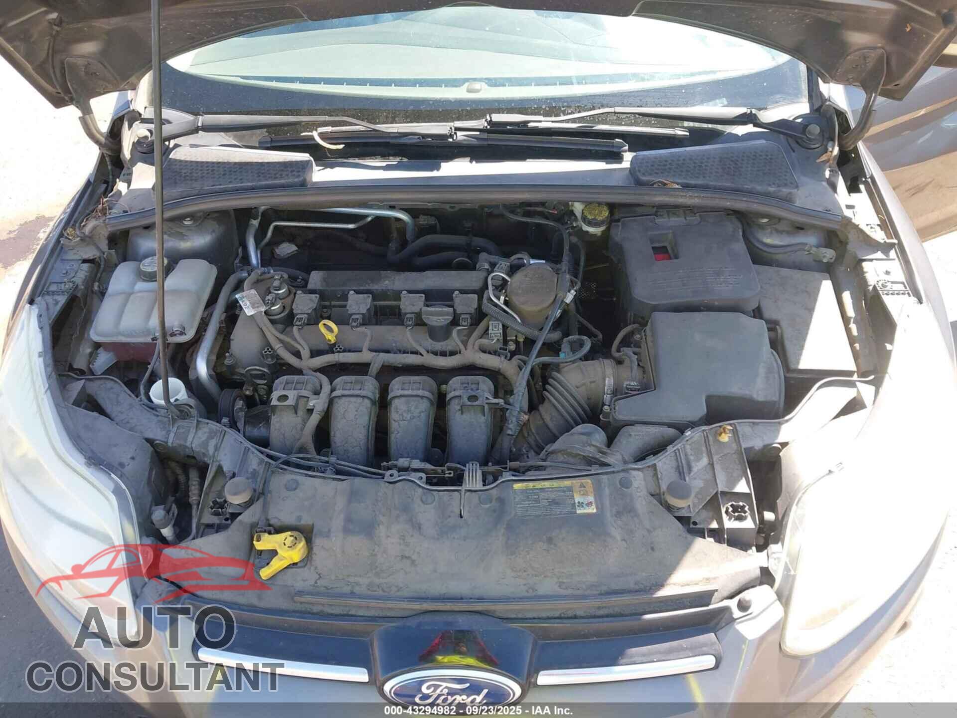 FORD FOCUS 2012 - 1FAHP3H26CL257985