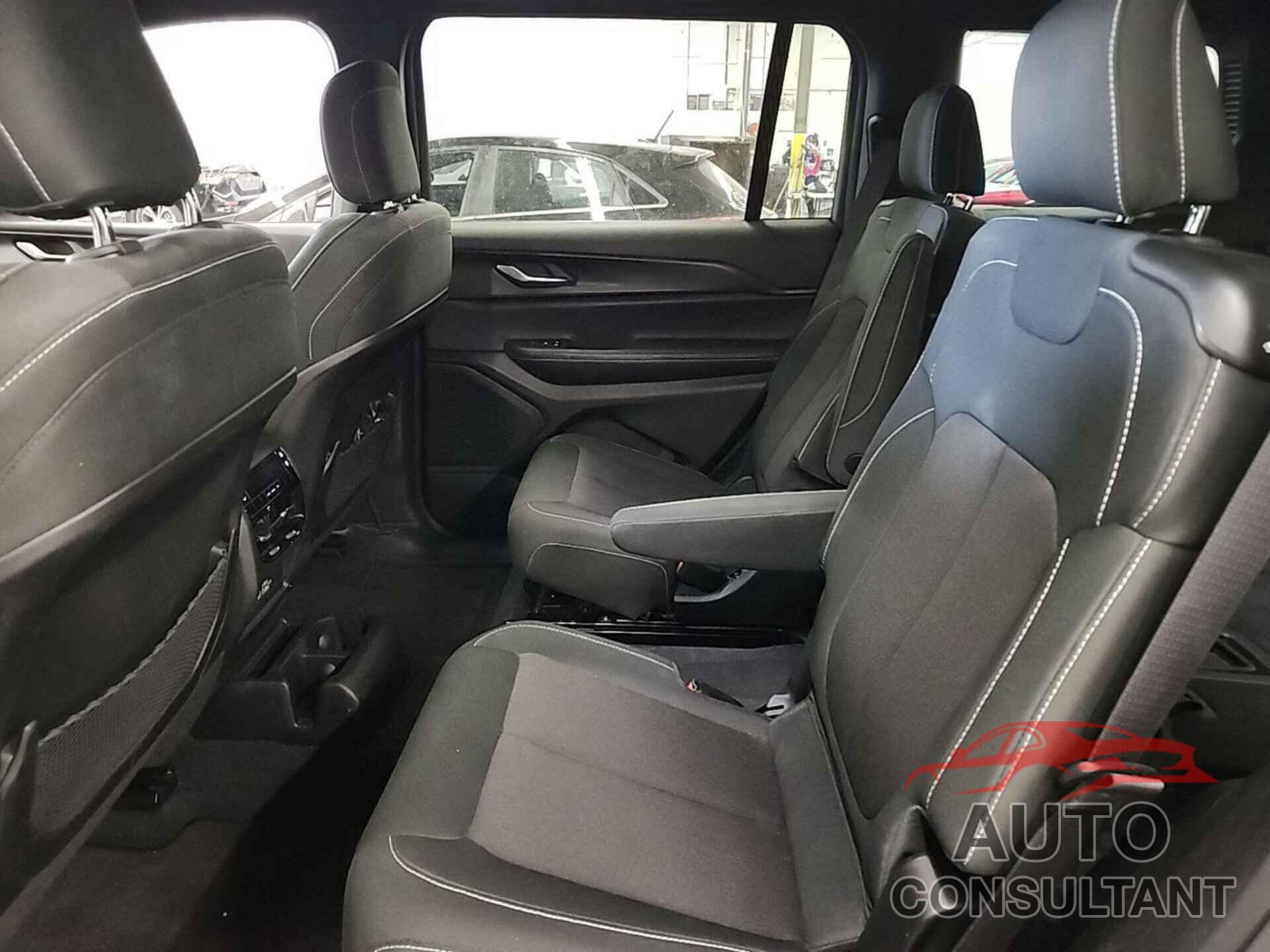 JEEP GRAND CHEROKEE 2024 - 1C4RJKAG5R8556041