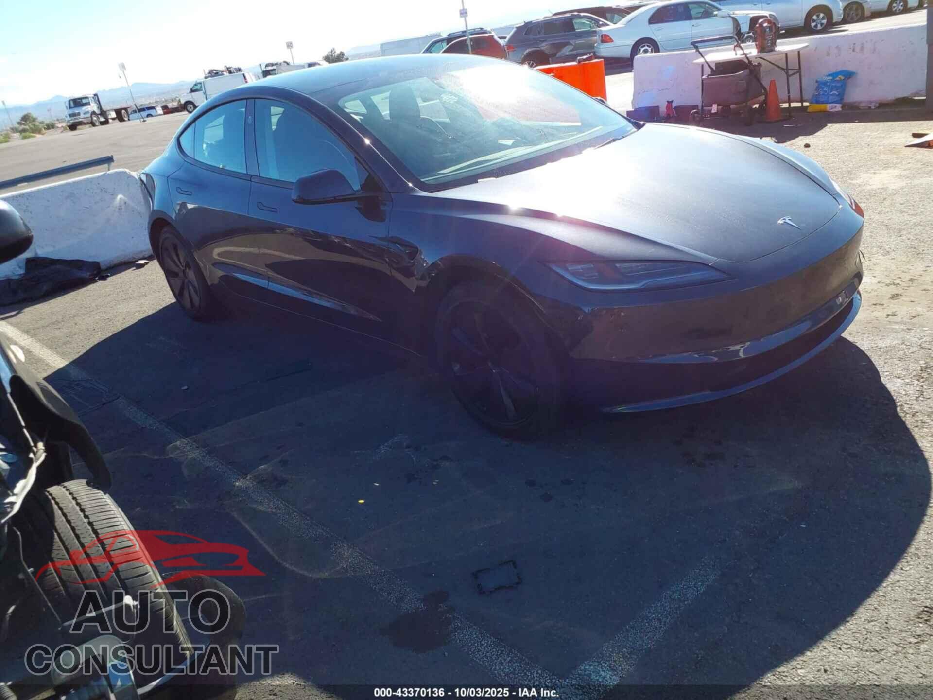 TESLA MODEL 3 2024 - 5YJ3E1EA5RF738526
