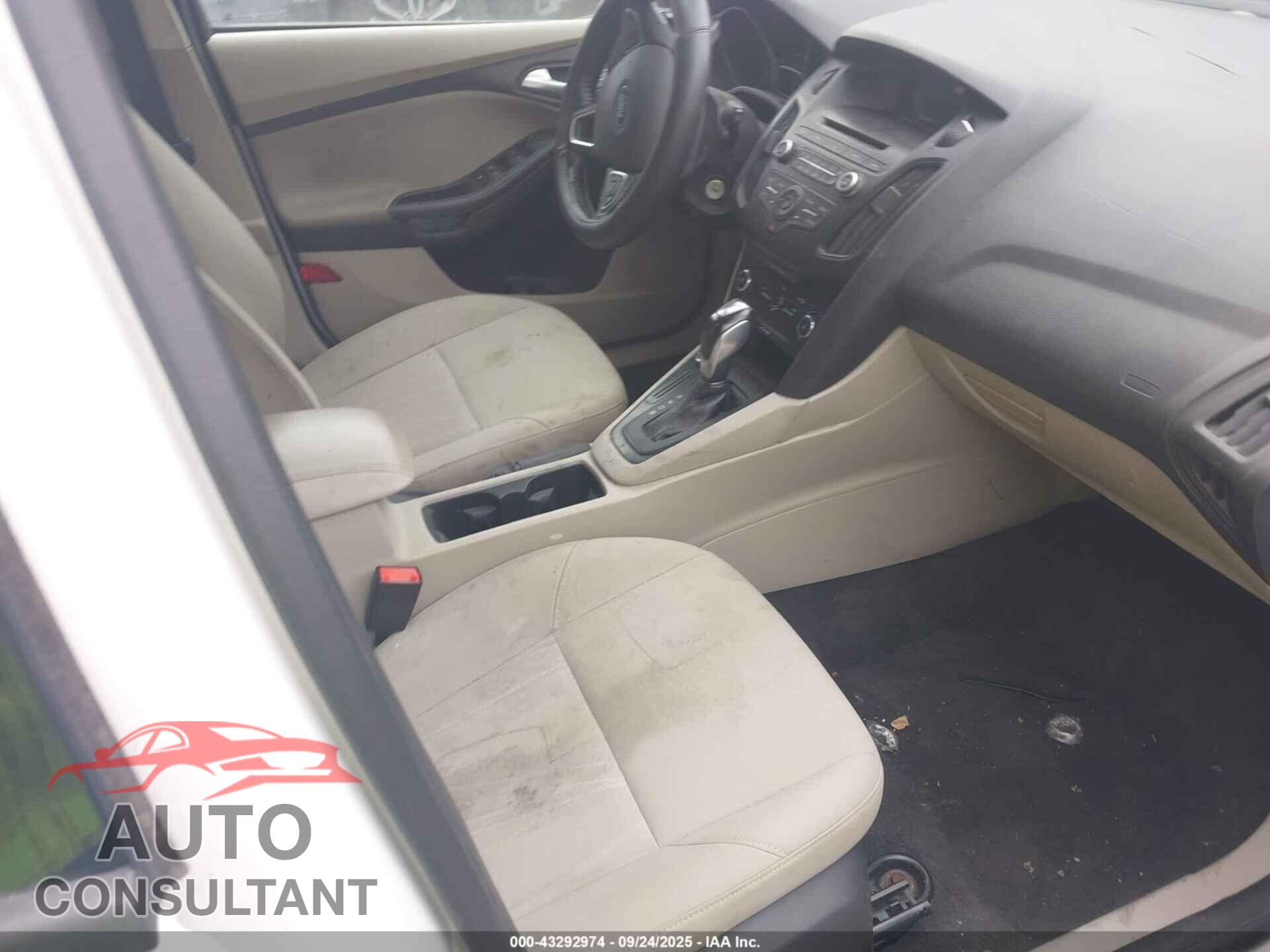 FORD FOCUS 2015 - 1FADP3K29FL304891