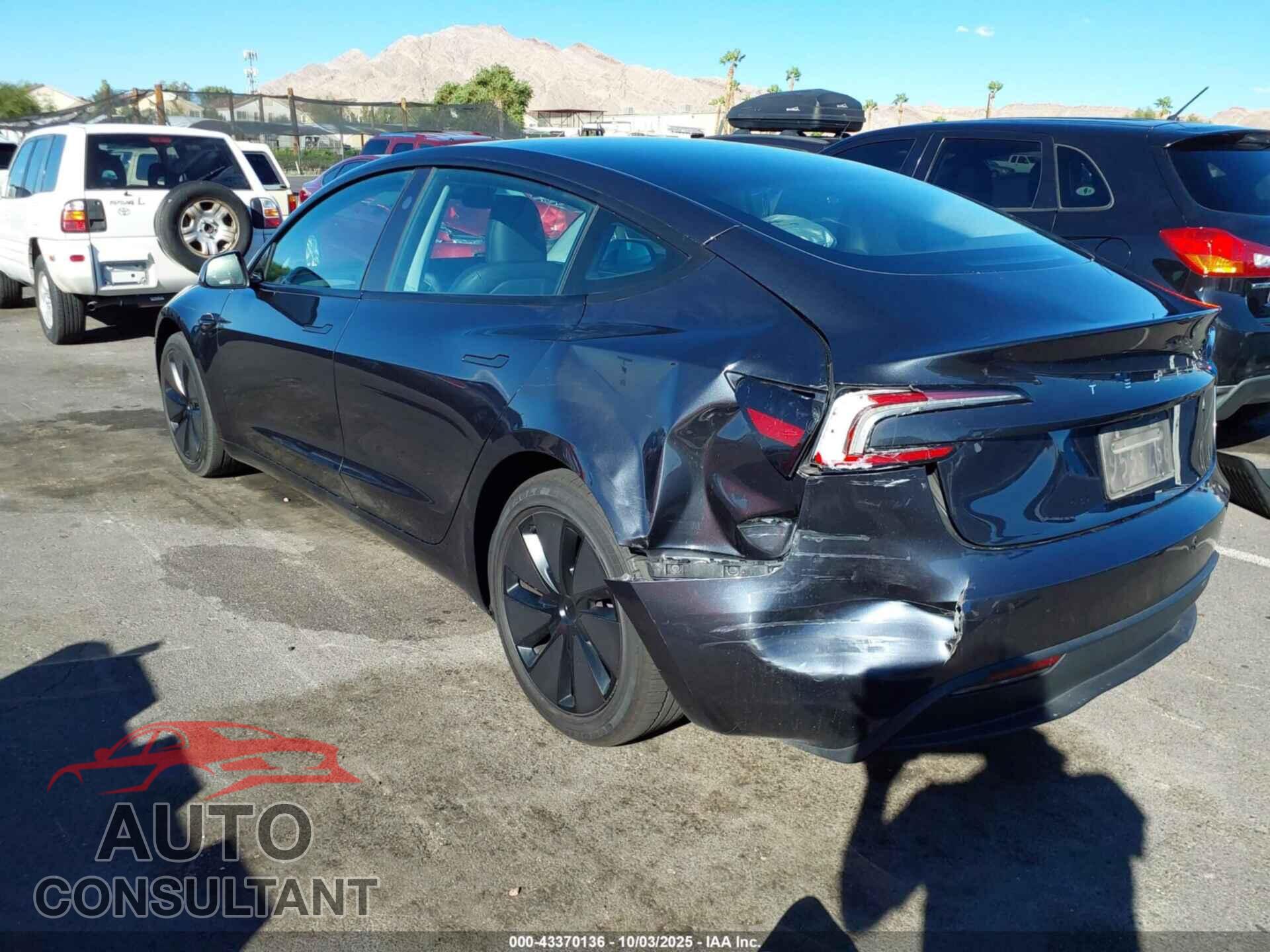 TESLA MODEL 3 2024 - 5YJ3E1EA5RF738526