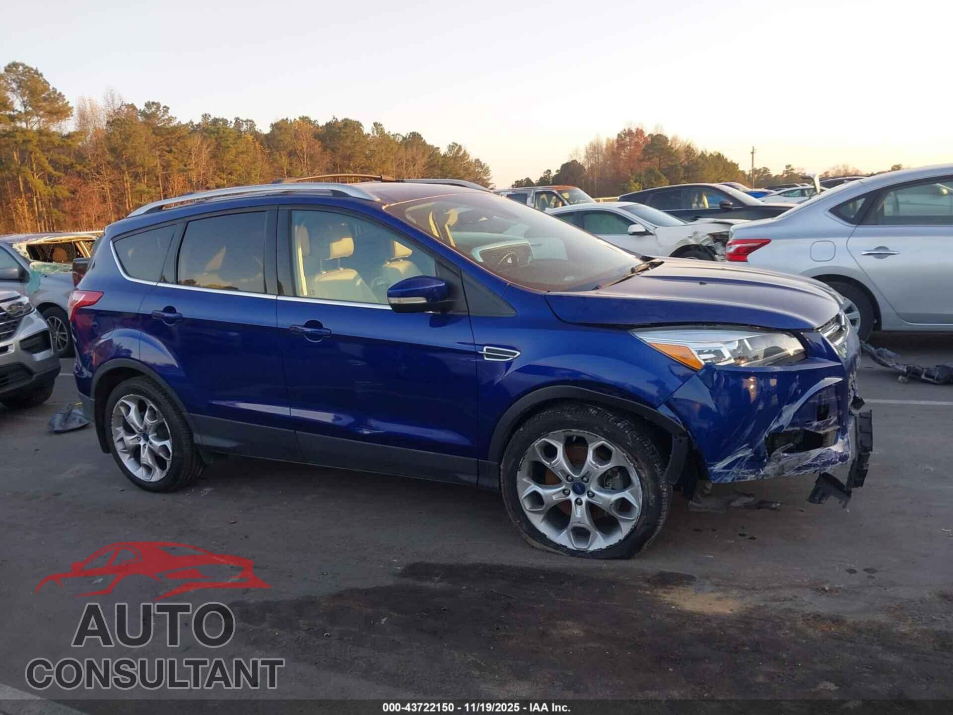 FORD ESCAPE 2015 - 1FMCU9J90FUB77647