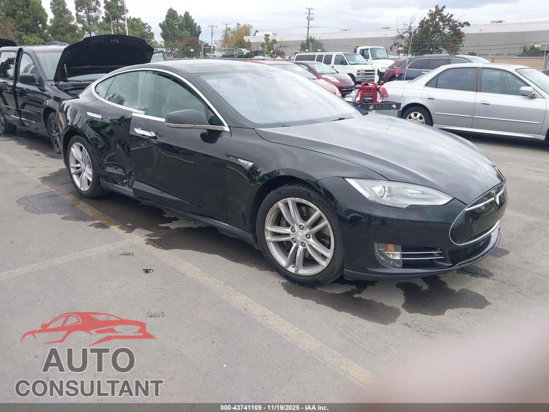 TESLA MODEL S 2015 - 5YJSA1E16FF107254