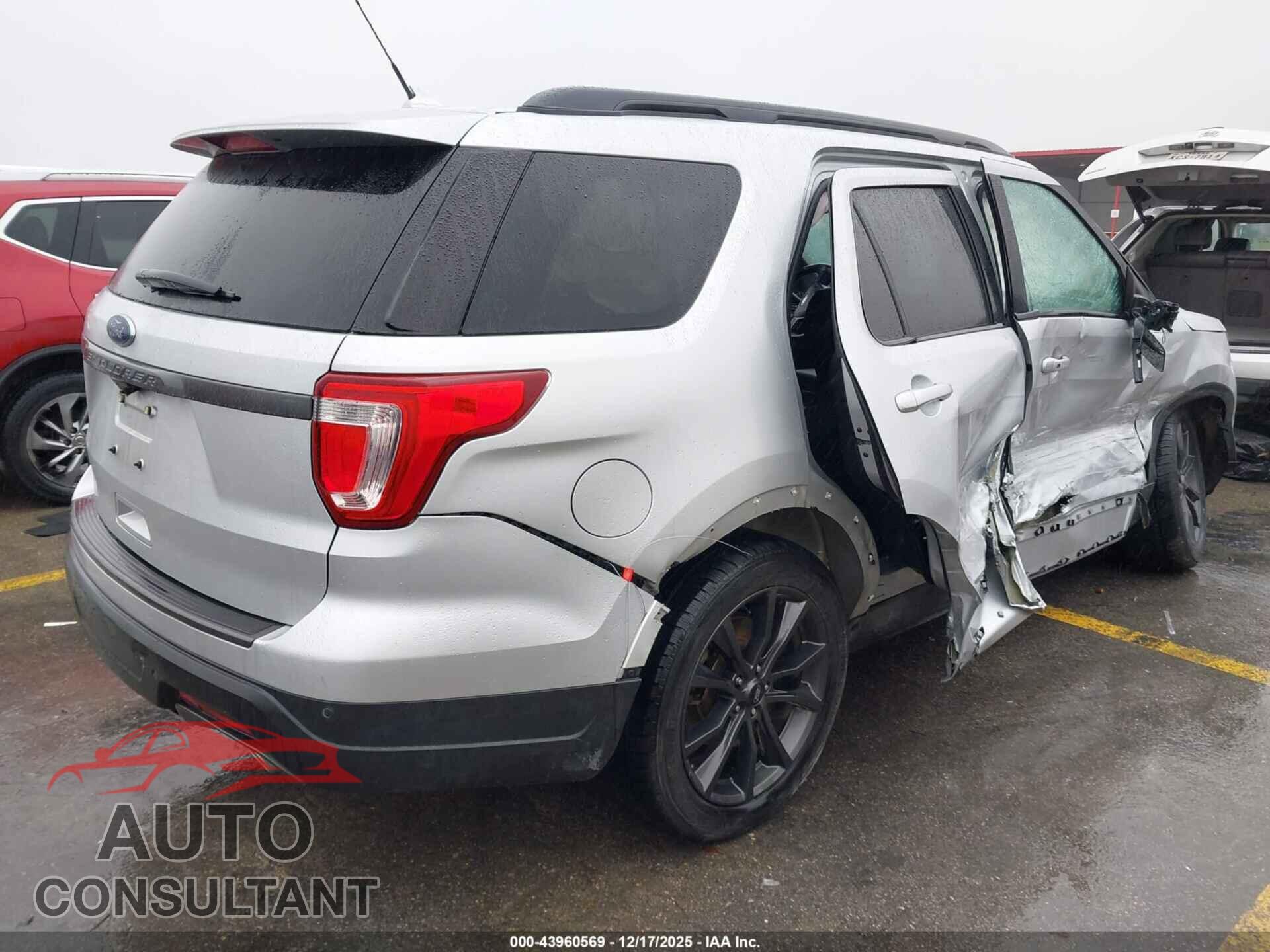 FORD EXPLORER 2018 - 1FM5K7D85JGB78340