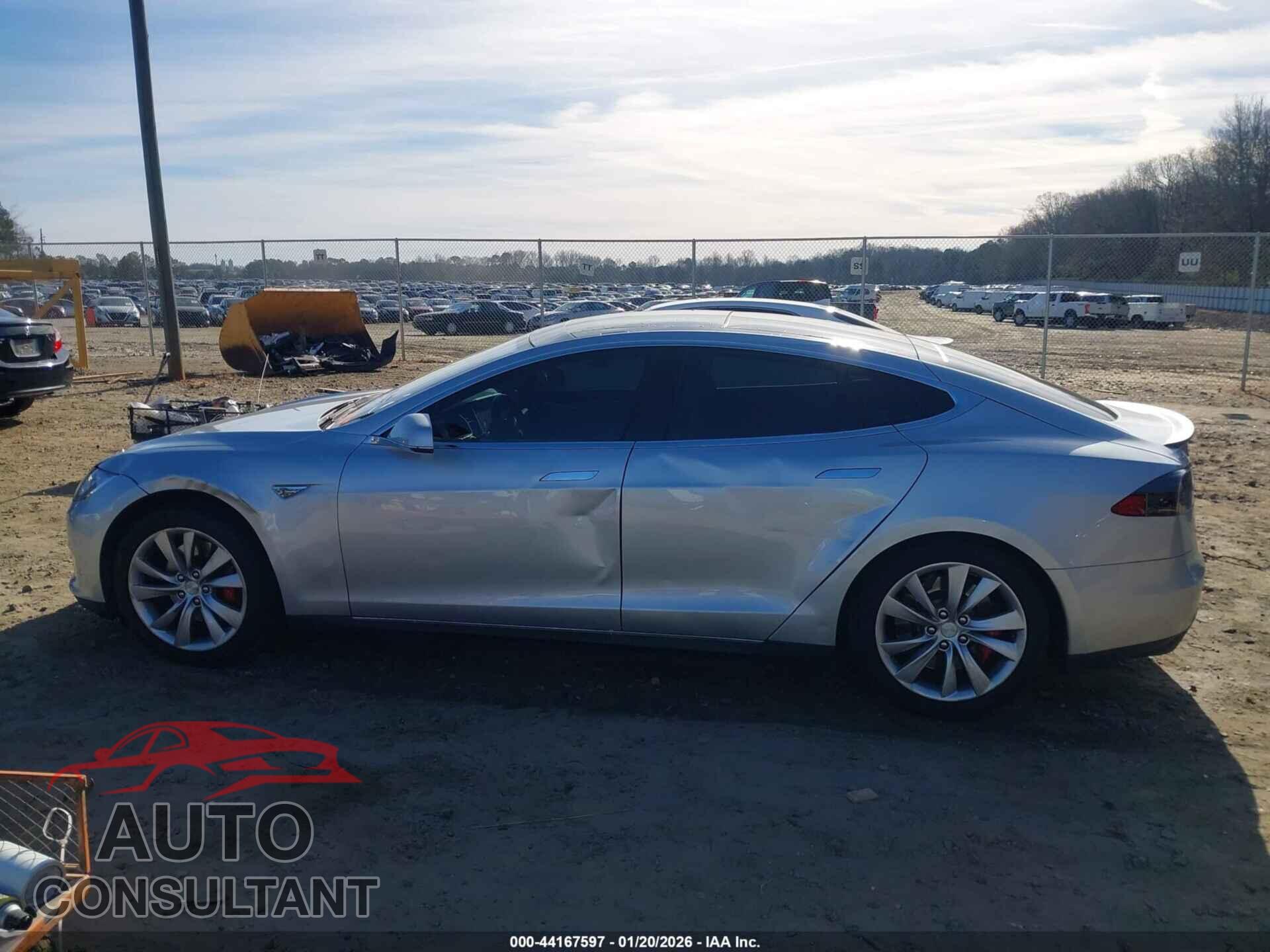 TESLA MODEL S 2014 - 5YJSA1H18EFP40901