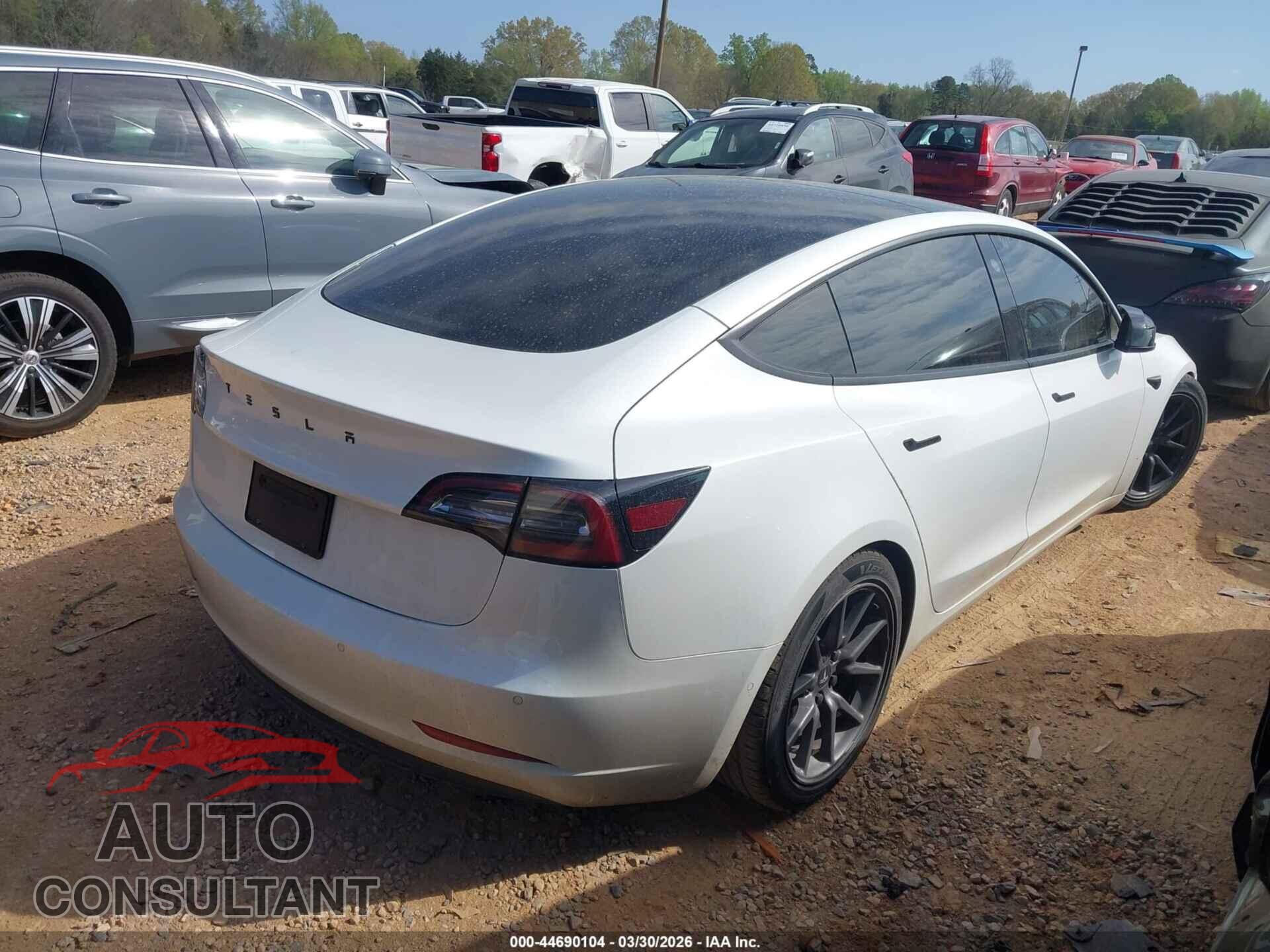 TESLA MODEL 3 2021 - 5YJ3E1EA5MF017437