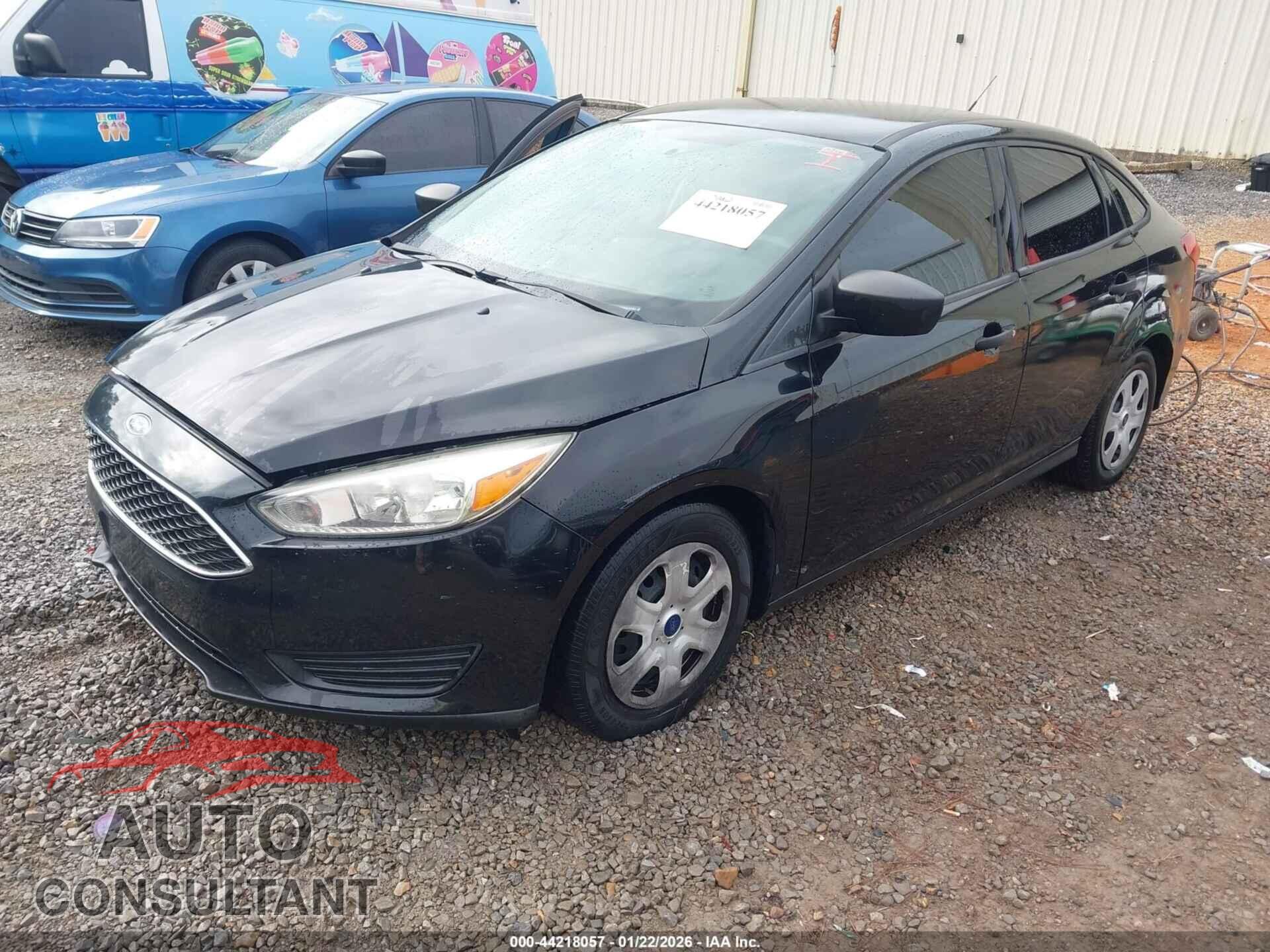 FORD FOCUS 2017 - 1FADP3E28HL338481