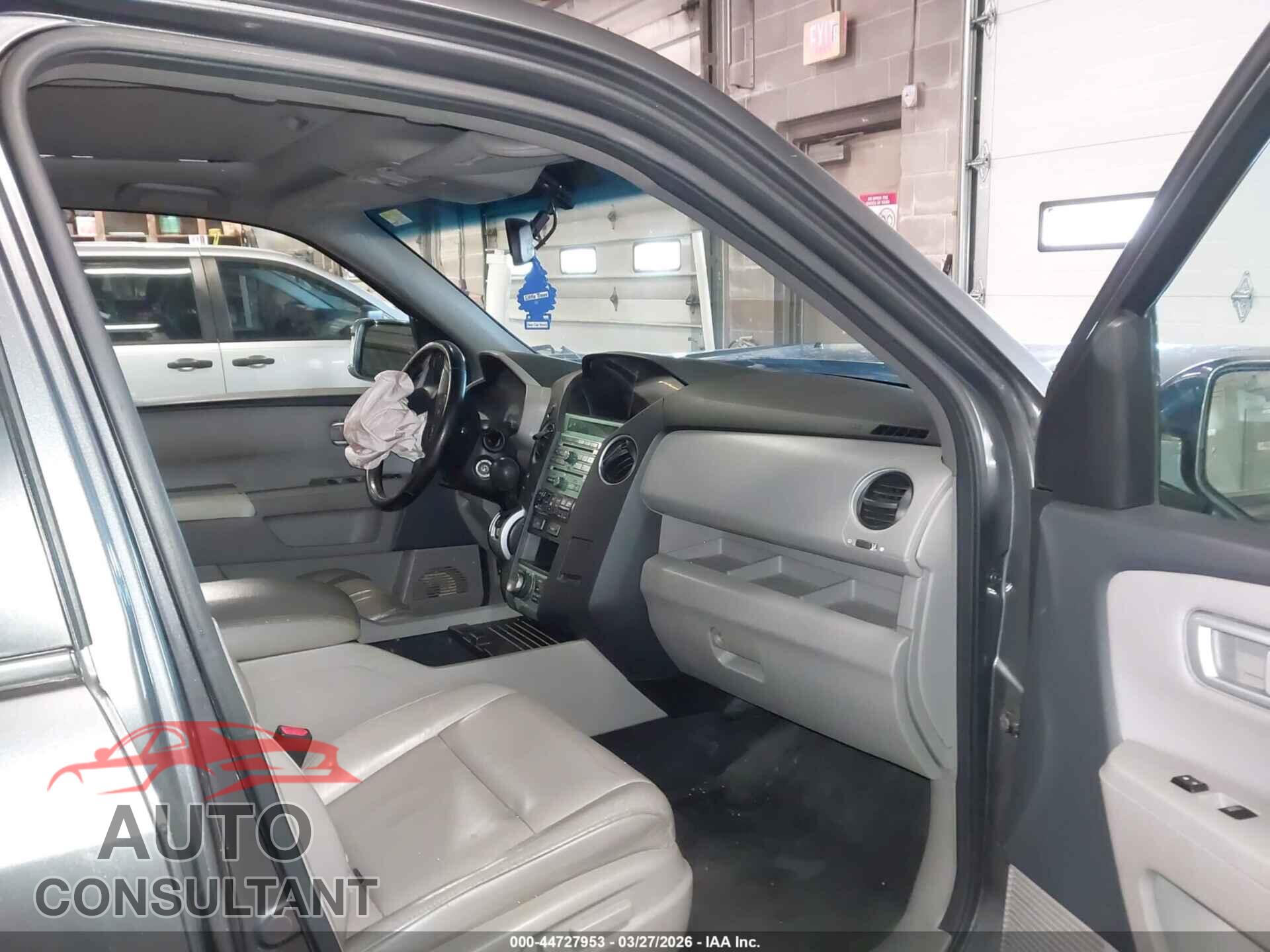 HONDA PILOT 2011 - 5FNYF4H99BB044224