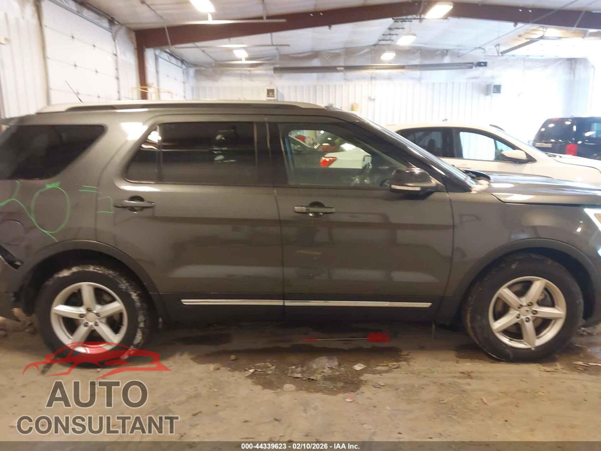 FORD EXPLORER 2018 - 1FM5K7D80JGB98429