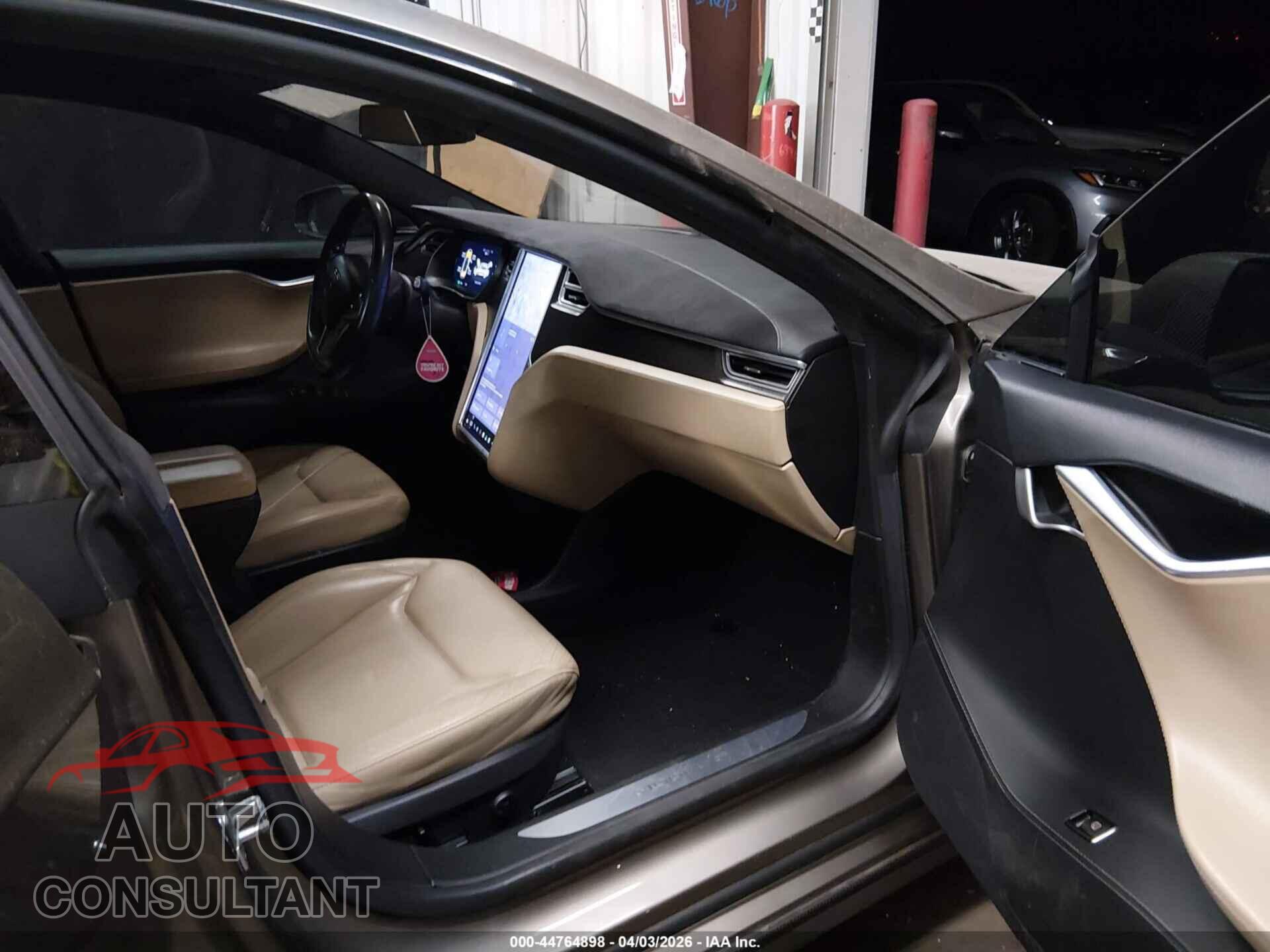TESLA MODEL S 2015 - 5YJSA1H28FF093622