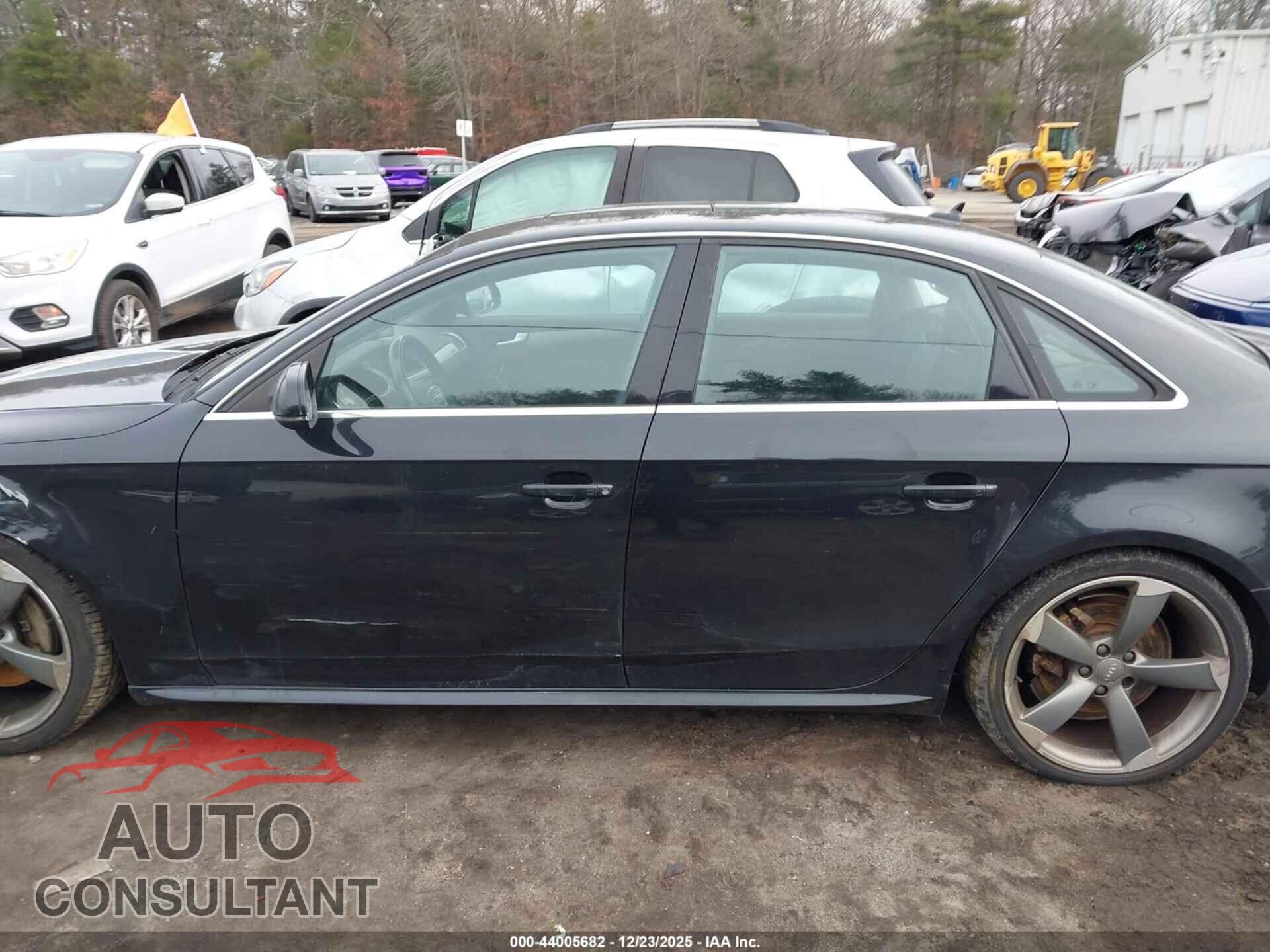 AUDI A4 2013 - WAUDFAFL2DN018335