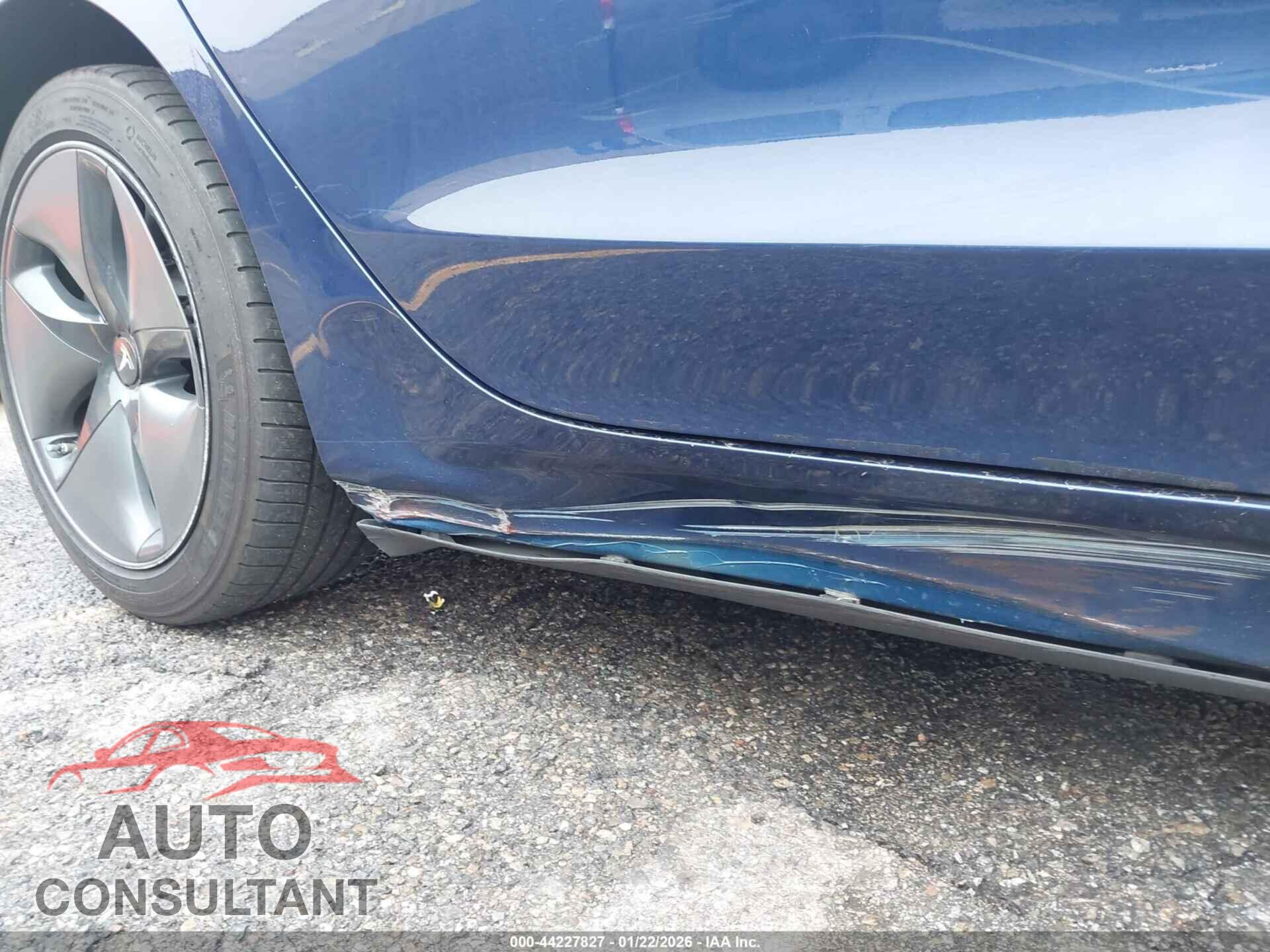 TESLA MODEL 3 2019 - 5YJ3E1EA5KF402820