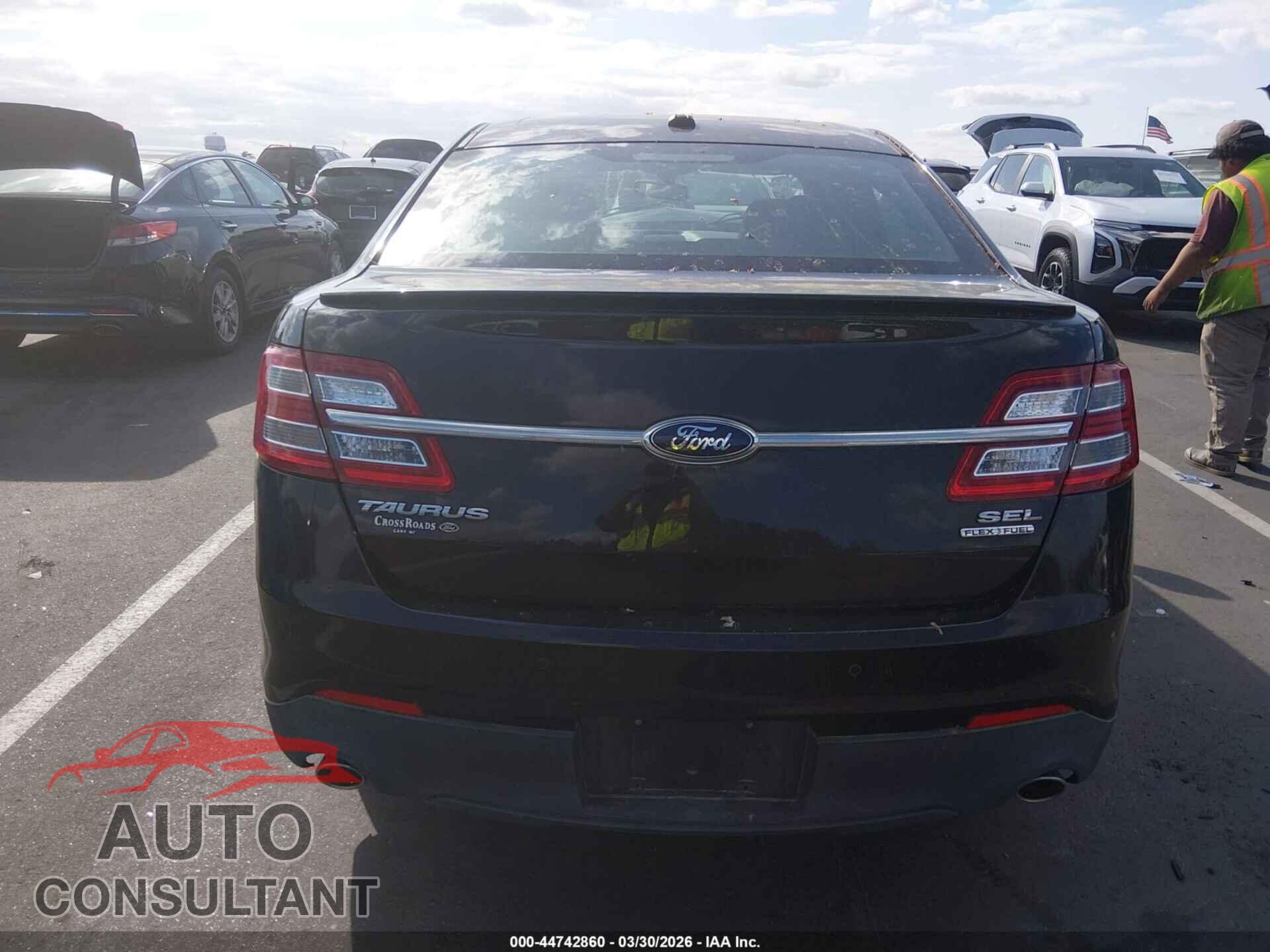 FORD TAURUS 2013 - 1FAHP2E87DG165913