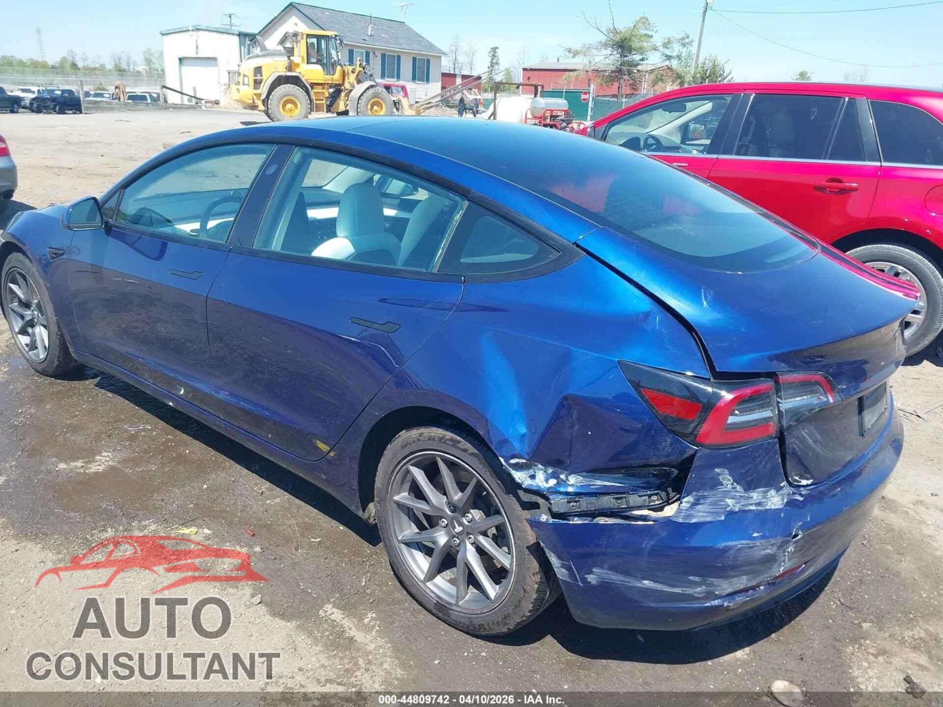 TESLA MODEL 3 2023 - 5YJ3E1EA5PF472454
