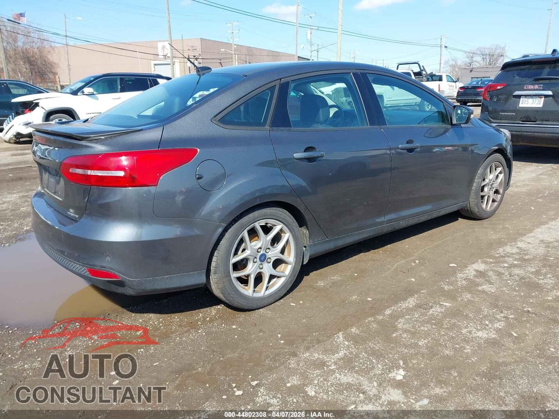FORD FOCUS 2015 - 1FADP3F25FL313176