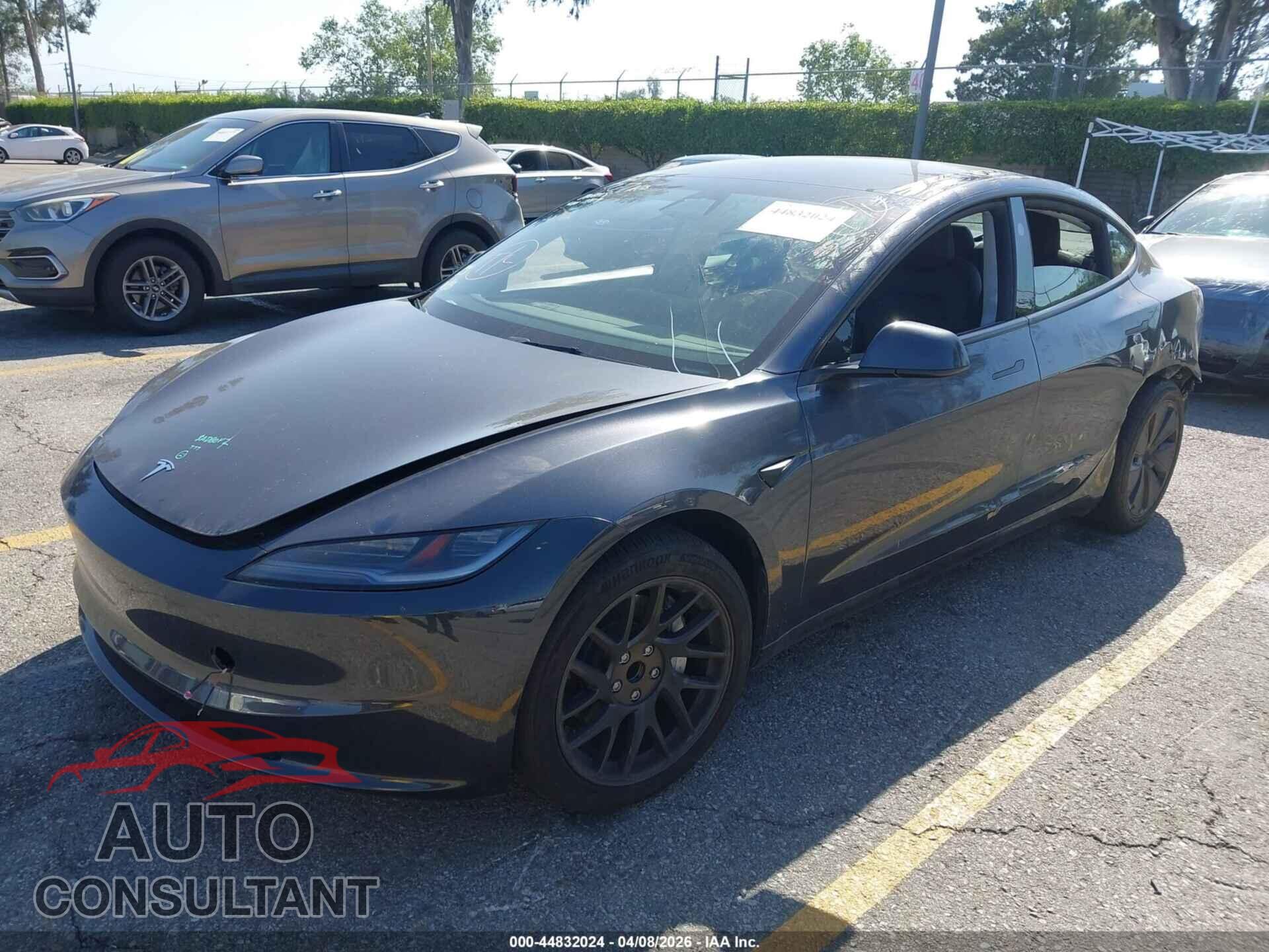 TESLA MODEL 3 2025 - 5YJ3E1EA8SF937527