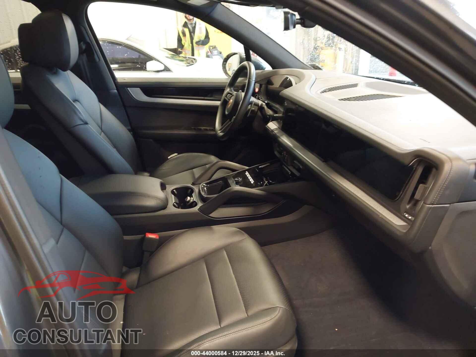 PORSCHE CAYENNE 2025 - WP1AA2AY7SDA02422