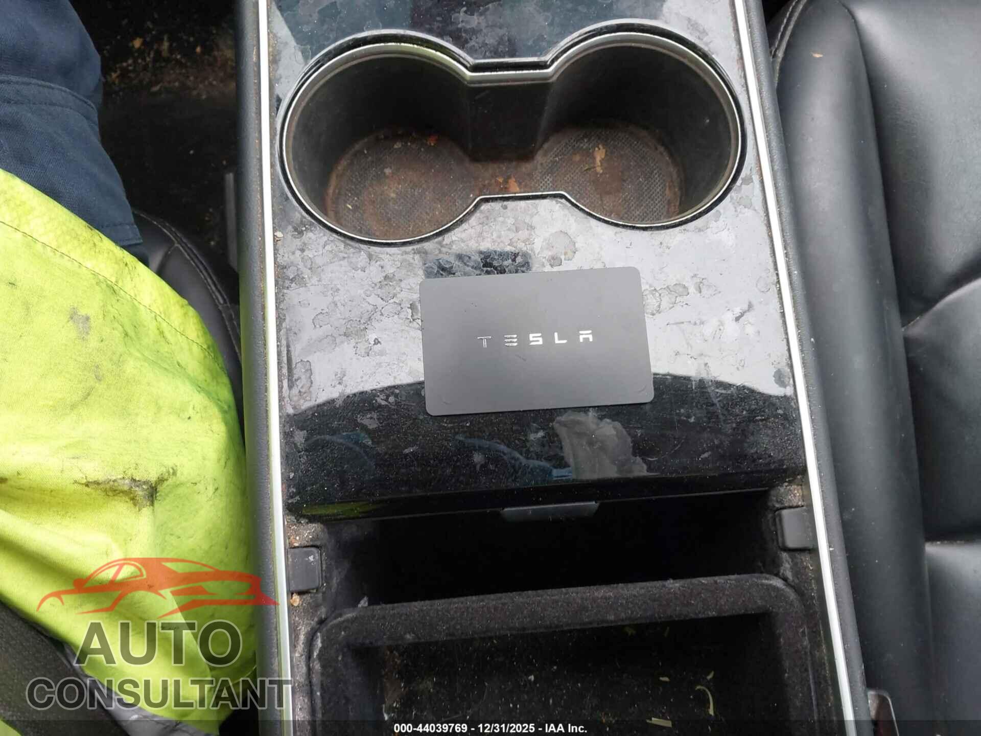 TESLA MODEL 3 2018 - 5YJ3E1EA7JF045235
